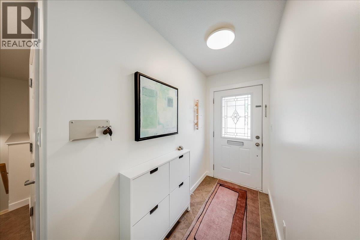 1214 Heather Place, Trail, British Columbia  V1R 4Y2 - Photo 4 - 10389869