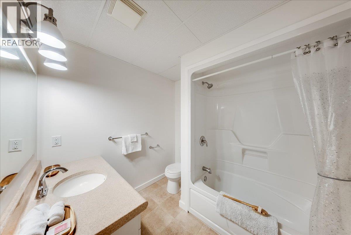 1214 Heather Place, Trail, British Columbia  V1R 4Y2 - Photo 39 - 10389869