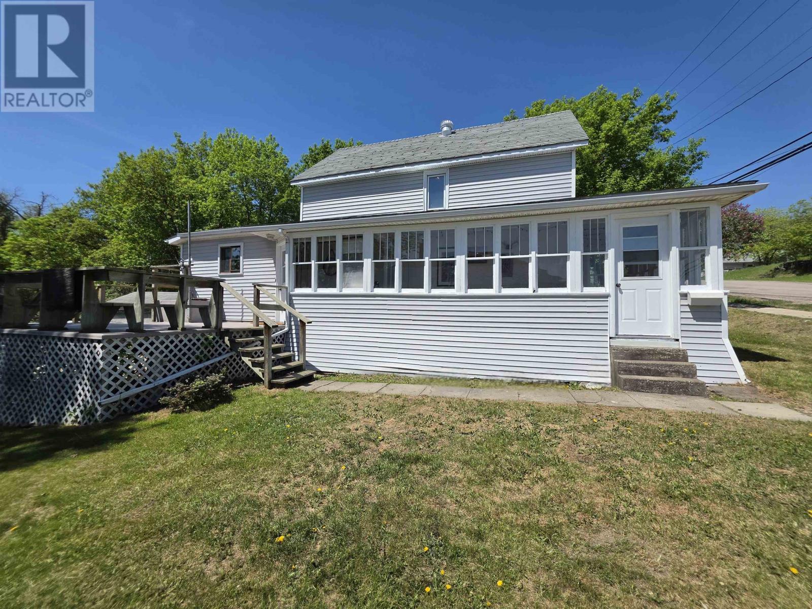 409 Third Street North, Kenora, Ontario  P9N 2M2 - Photo 3 - TB2601319
