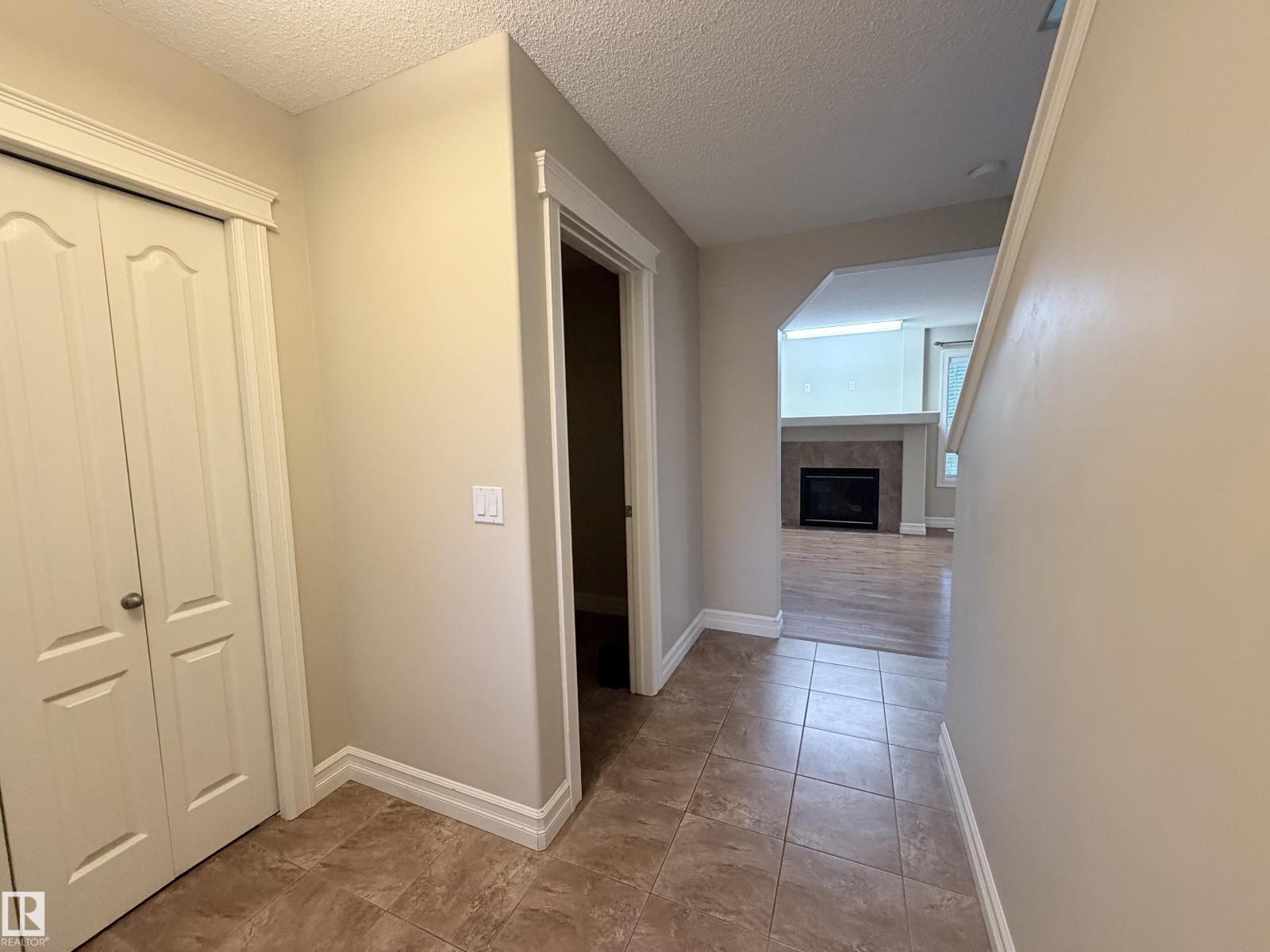 3027 26 Av NW NW, Edmonton, Alberta  T6T 0H6 - Photo 3 - E4491025