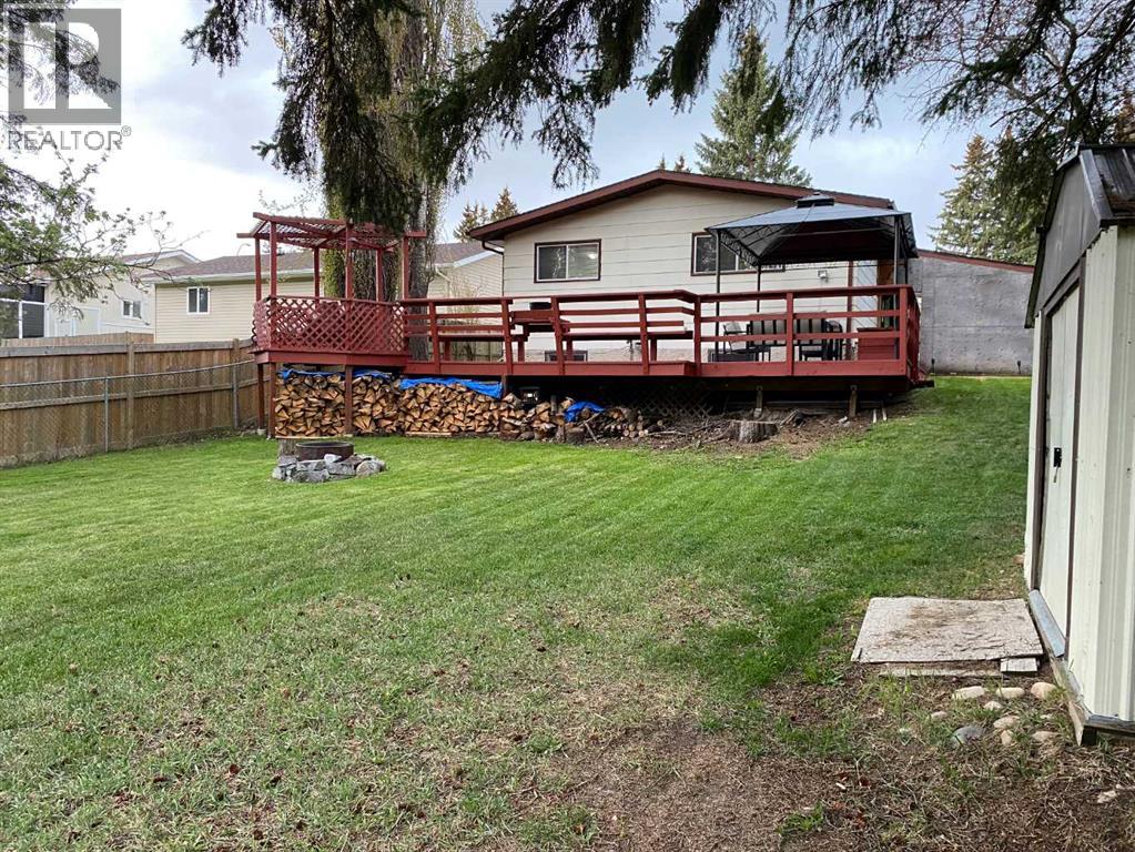 5709 53 Streetclose, Rocky Mountain House, Alberta  T4T 1M6 - Photo 2 - A2316548