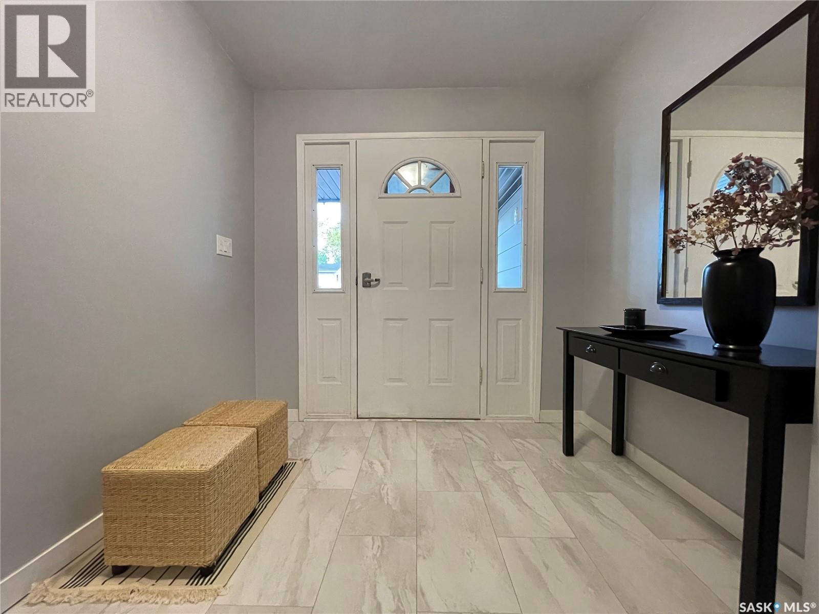 54 Schwann Place, Regina, Saskatchewan  S4V 0C3 - Photo 3 - SK037581