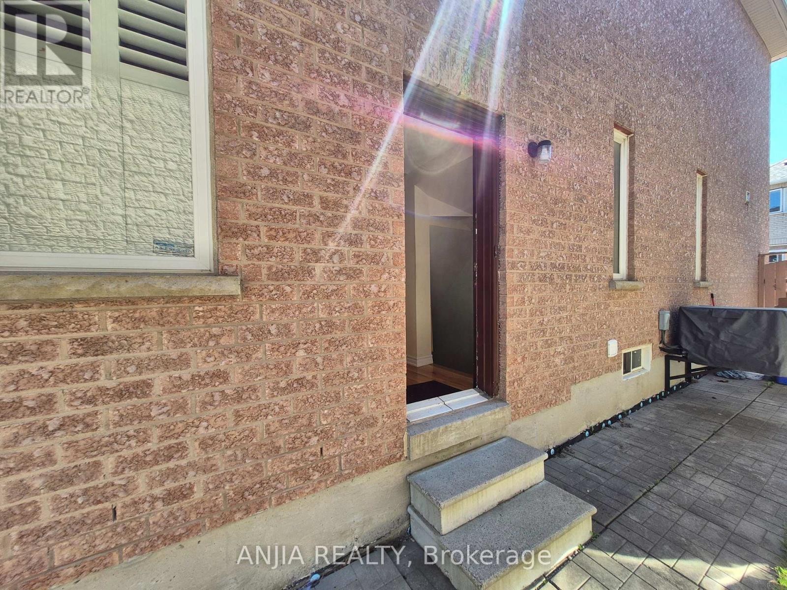 Basement - 742 Hammersly Boulevard, Markham, Ontario  L6E 2B2 - Photo 5 - N13237904