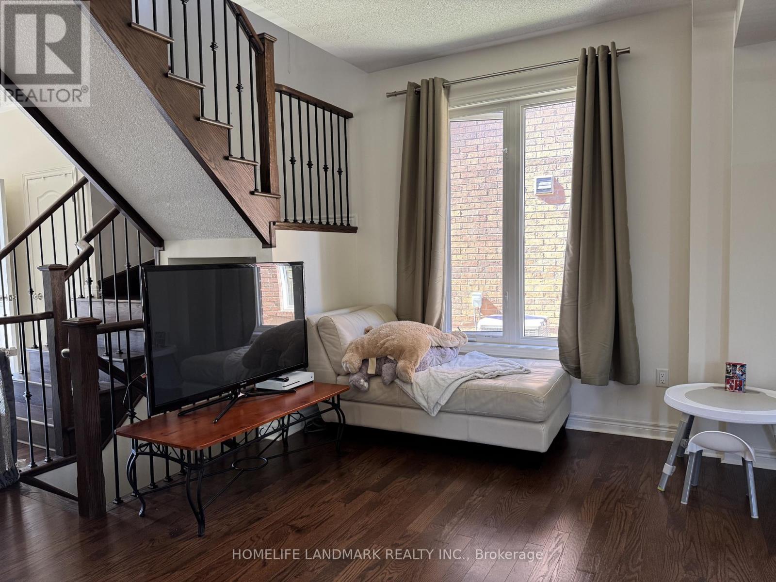 678 West Park Avenue, Bradford West Gwillimbury, Ontario  L3Z 0T9 - Photo 5 - N13237908