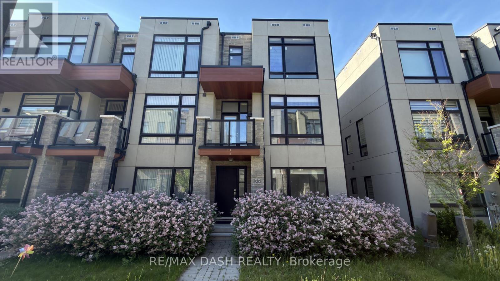 22 Brunet Drive, Vaughan, Ontario  L4H 4R6 - Photo 2 - N13237916