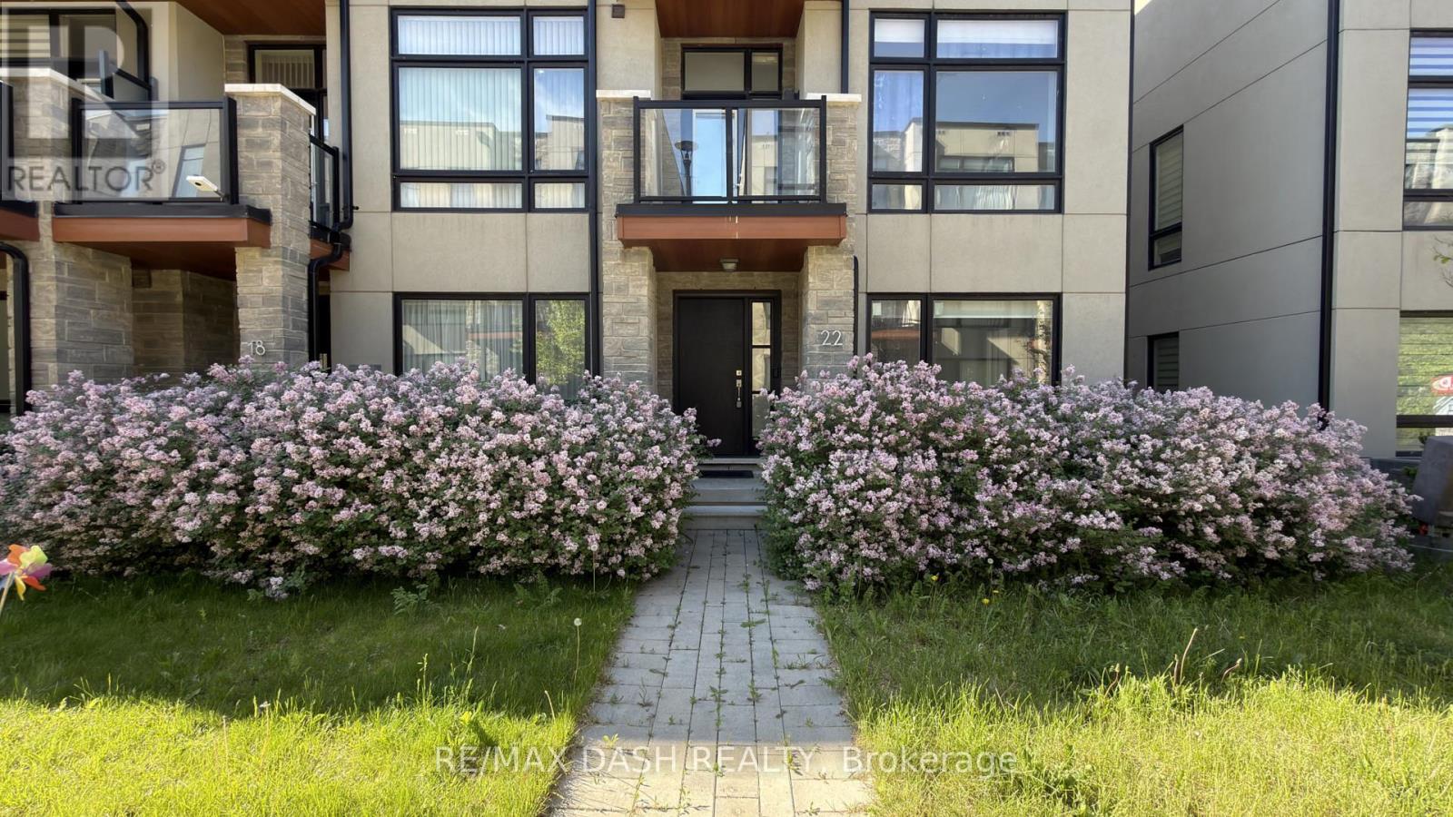 22 Brunet Drive, Vaughan, Ontario  L4H 4R6 - Photo 3 - N13237916