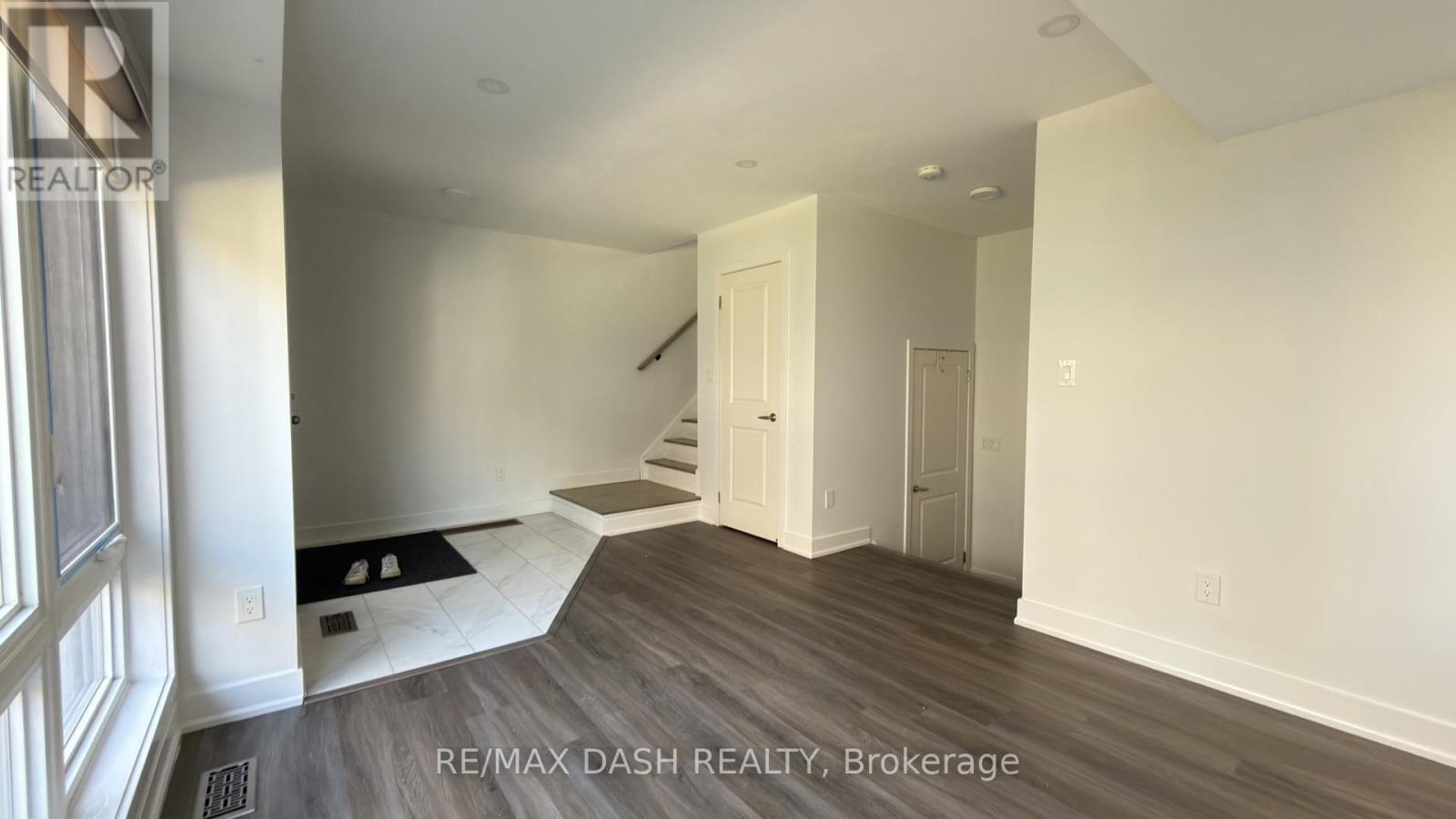 22 Brunet Drive, Vaughan, Ontario  L4H 4R6 - Photo 8 - N13237916