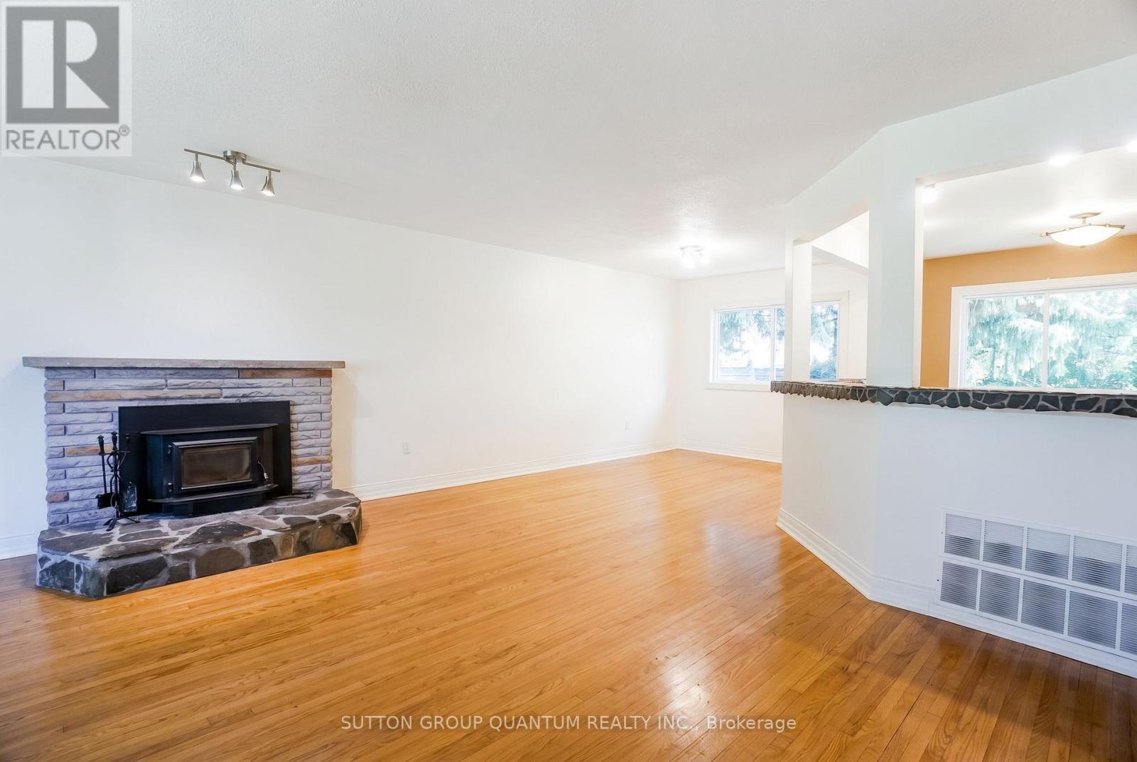 2395 Edenhurst Drive, Mississauga, Ontario  L5A 2L1 - Photo 4 - W13237864