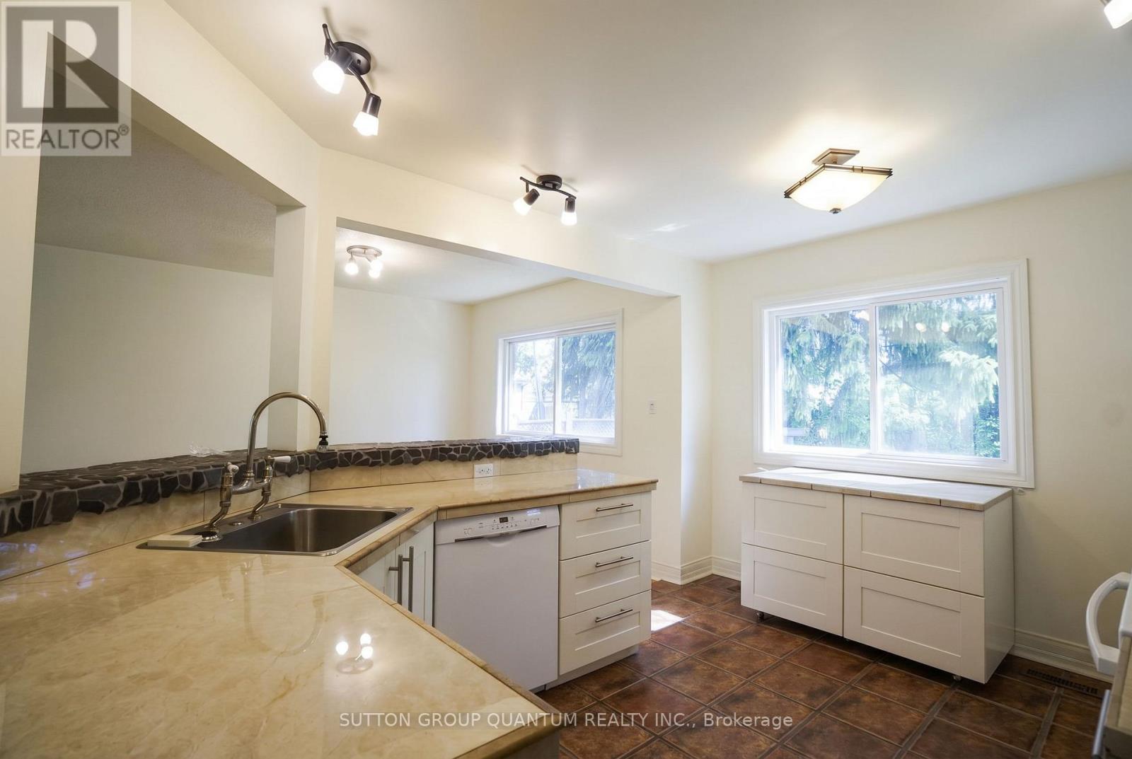 2395 Edenhurst Drive, Mississauga, Ontario  L5A 2L1 - Photo 7 - W13237864