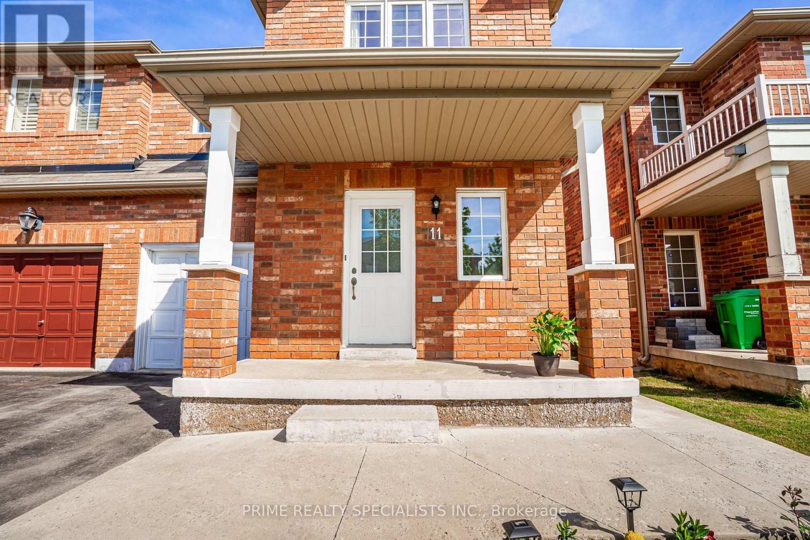 11 Commodore Drive, Brampton, Ontario  L6X 0S5 - Photo 3 - W13237886