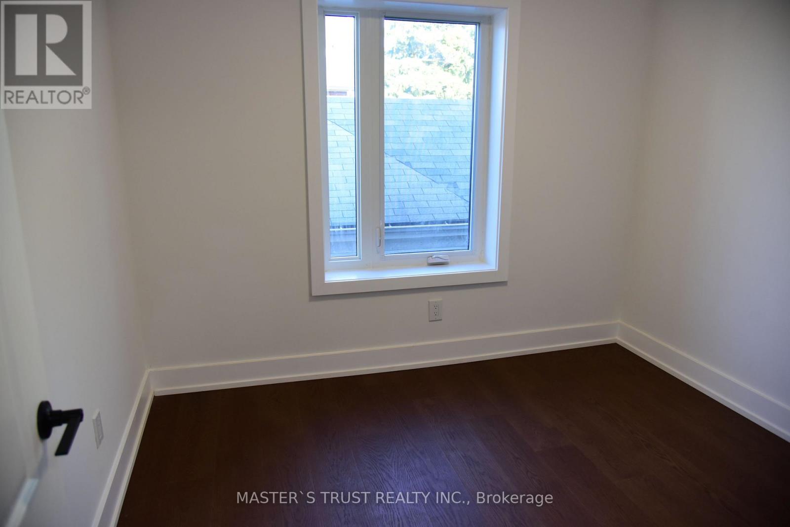 19 Emmett Avenue, Toronto, Ontario  M6M 2E3 - Photo 5 - W13237890