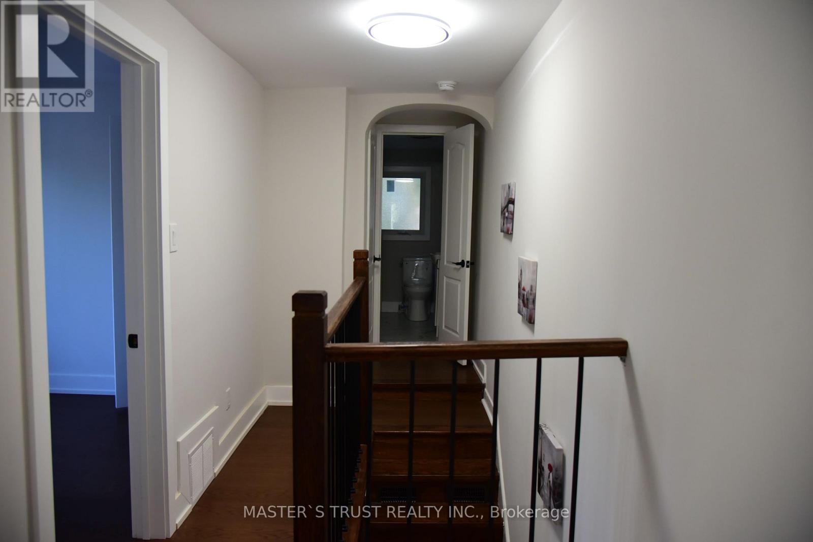 19 Emmett Avenue, Toronto, Ontario  M6M 2E3 - Photo 8 - W13237890