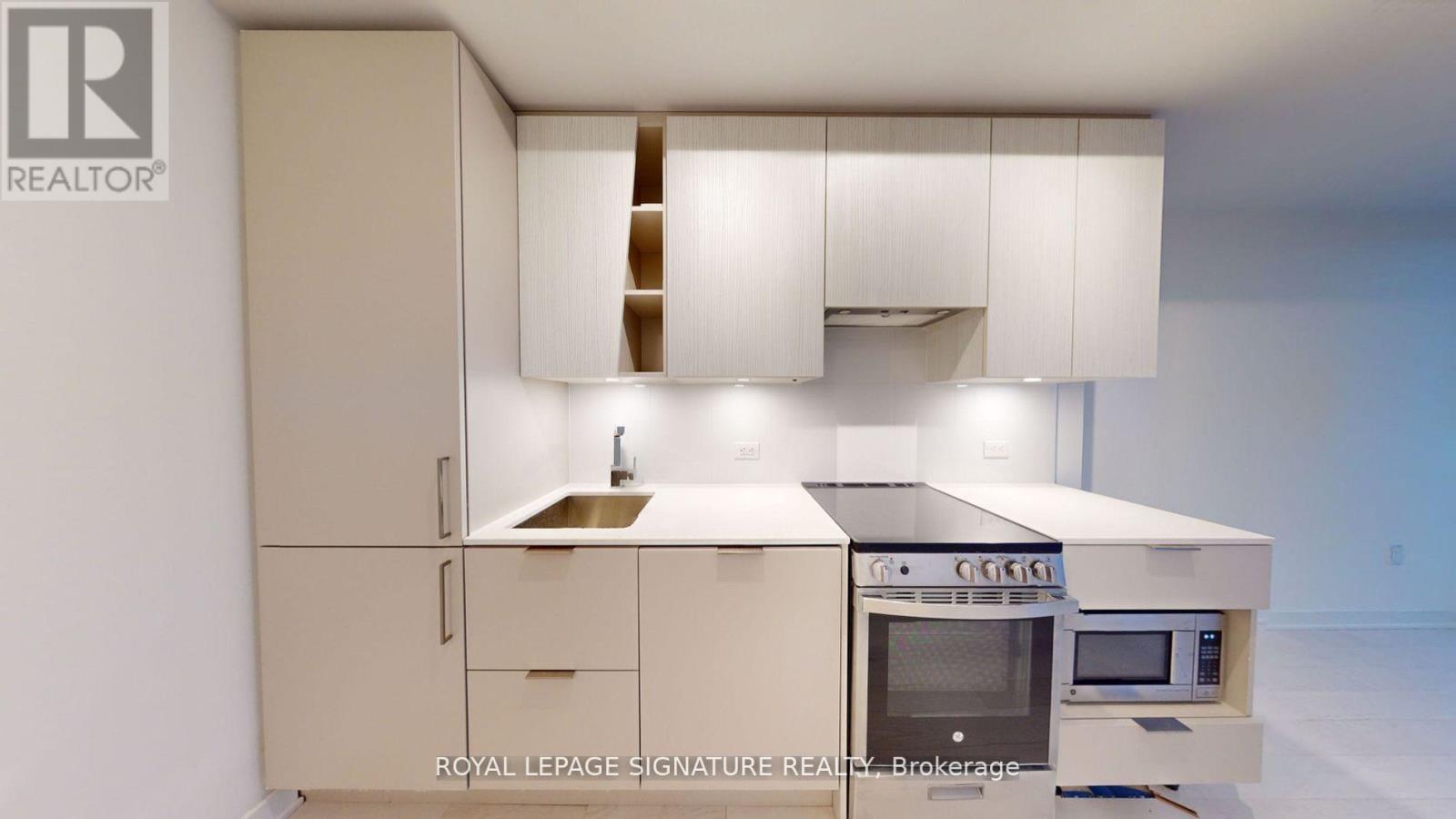2505 - 3900 Confederation Parkway, Mississauga, Ontario  L5B 0M3 - Photo 4 - W13237930