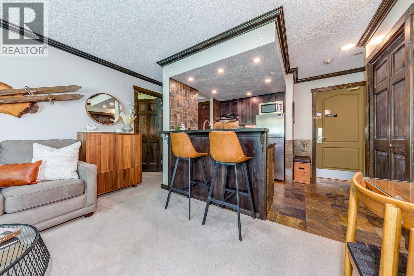 404 4809 Spearhead Drive, Whistler, British Columbia  V8E 1E8 - Photo 4 - R3131434