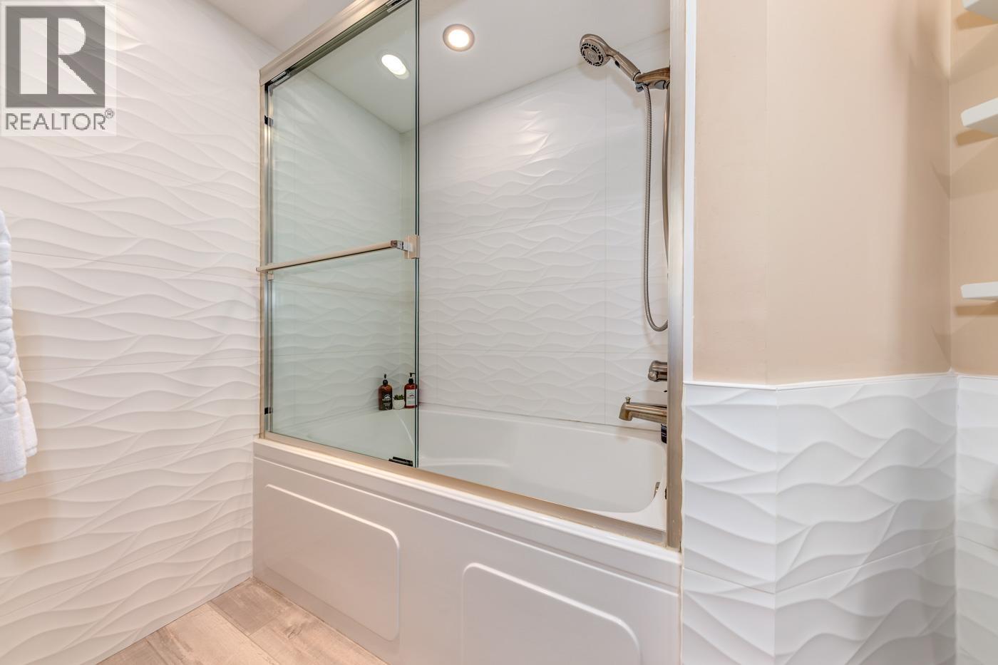 404 4809 Spearhead Drive, Whistler, British Columbia  V8E 1E8 - Photo 10 - R3131434