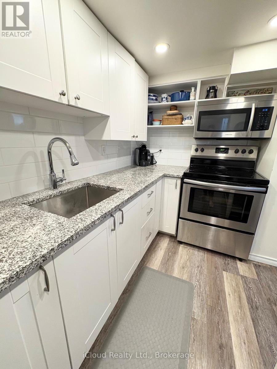 105 East 4th Street, Hamilton, Ontario  L9A 2Y3 - Photo 4 - X13237932
