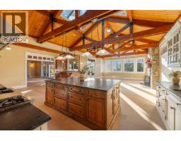 366 KEITH ROAD, West Vancouver, British Columbia