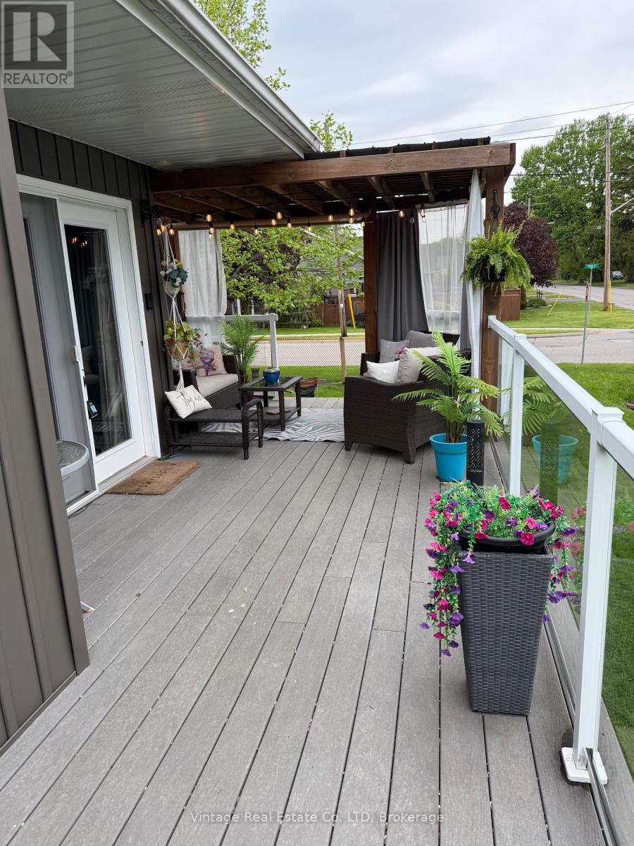 104 Concession Road E, Haldimand, Ontario  N1A 1A1 - Photo 11 - X12789156