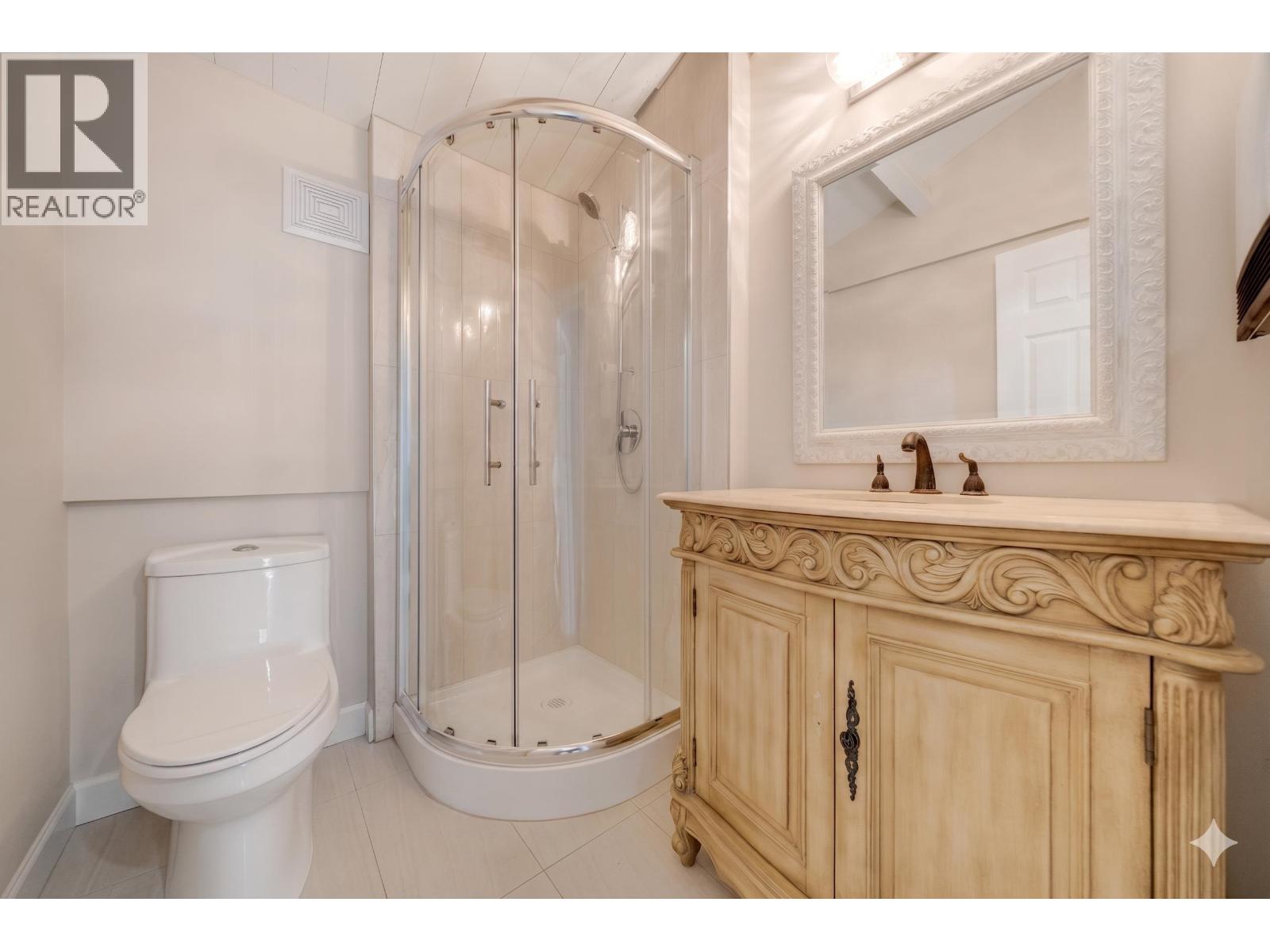 3870 Emerald Drive, North Vancouver, British Columbia  V7R 3B8 - Photo 18 - R3132089