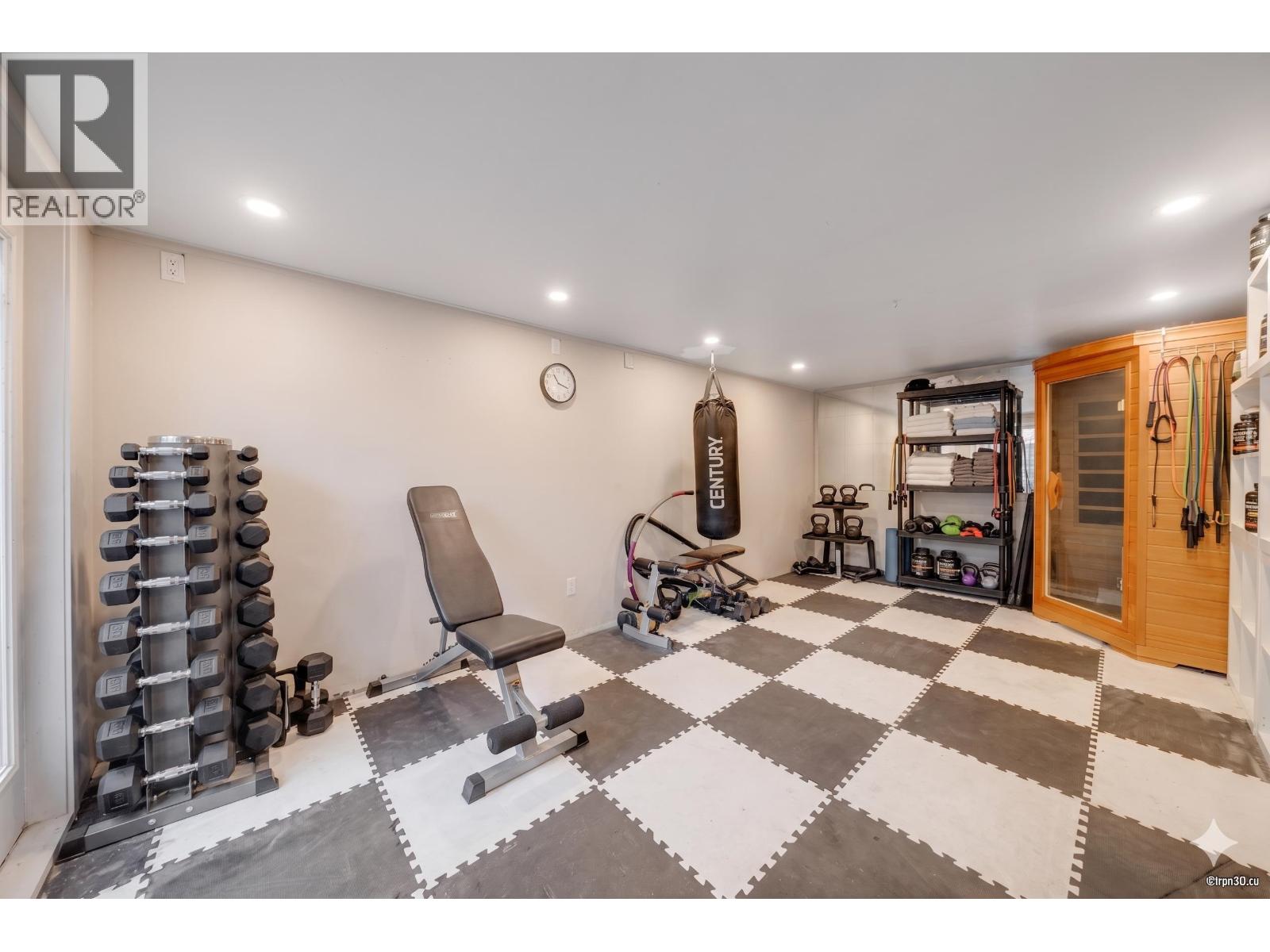 3870 Emerald Drive, North Vancouver, British Columbia  V7R 3B8 - Photo 2 - R3132089