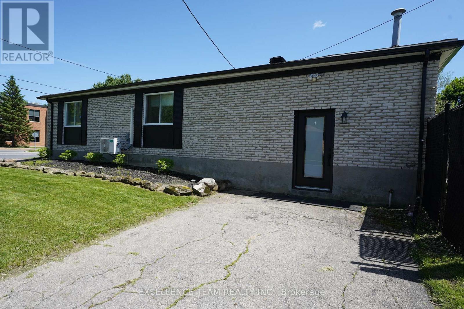 616 Surgenor Street W, Cornwall, Ontario  K6J 2H4 - Photo 3 - X13237956