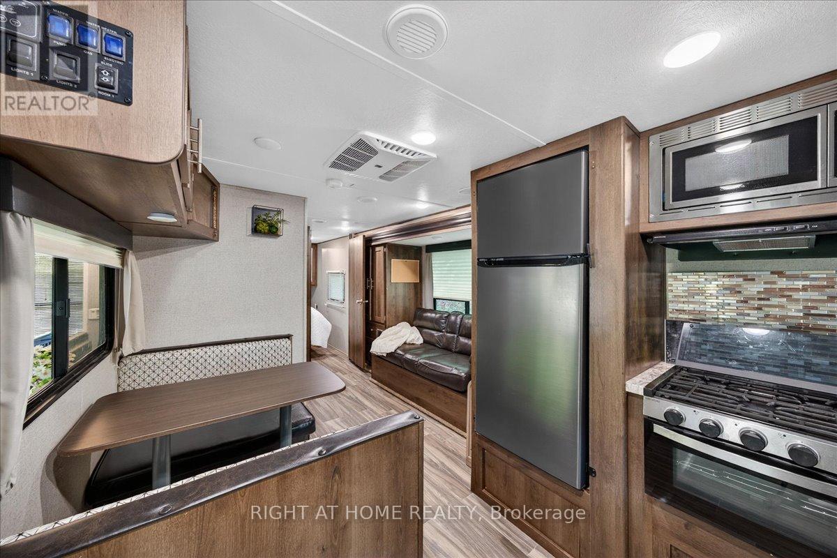 201 - 142571 35 Road, West Grey, Ontario  N0G 1C0 - Photo 14 - X13237938