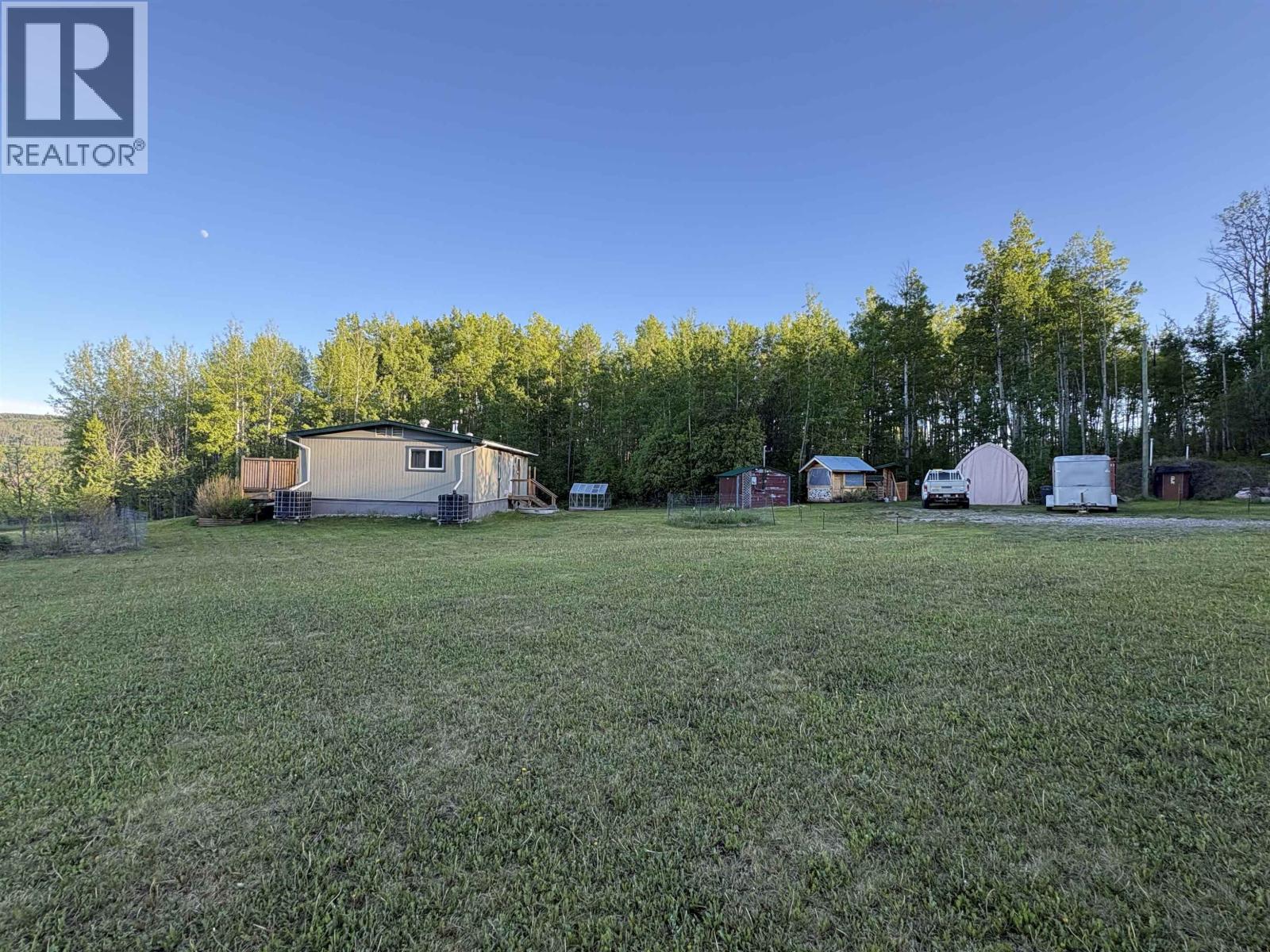 20154 Beattie Drive, Hudsons Hope, British Columbia  V0C 1V0 - Photo 4 - R3129253