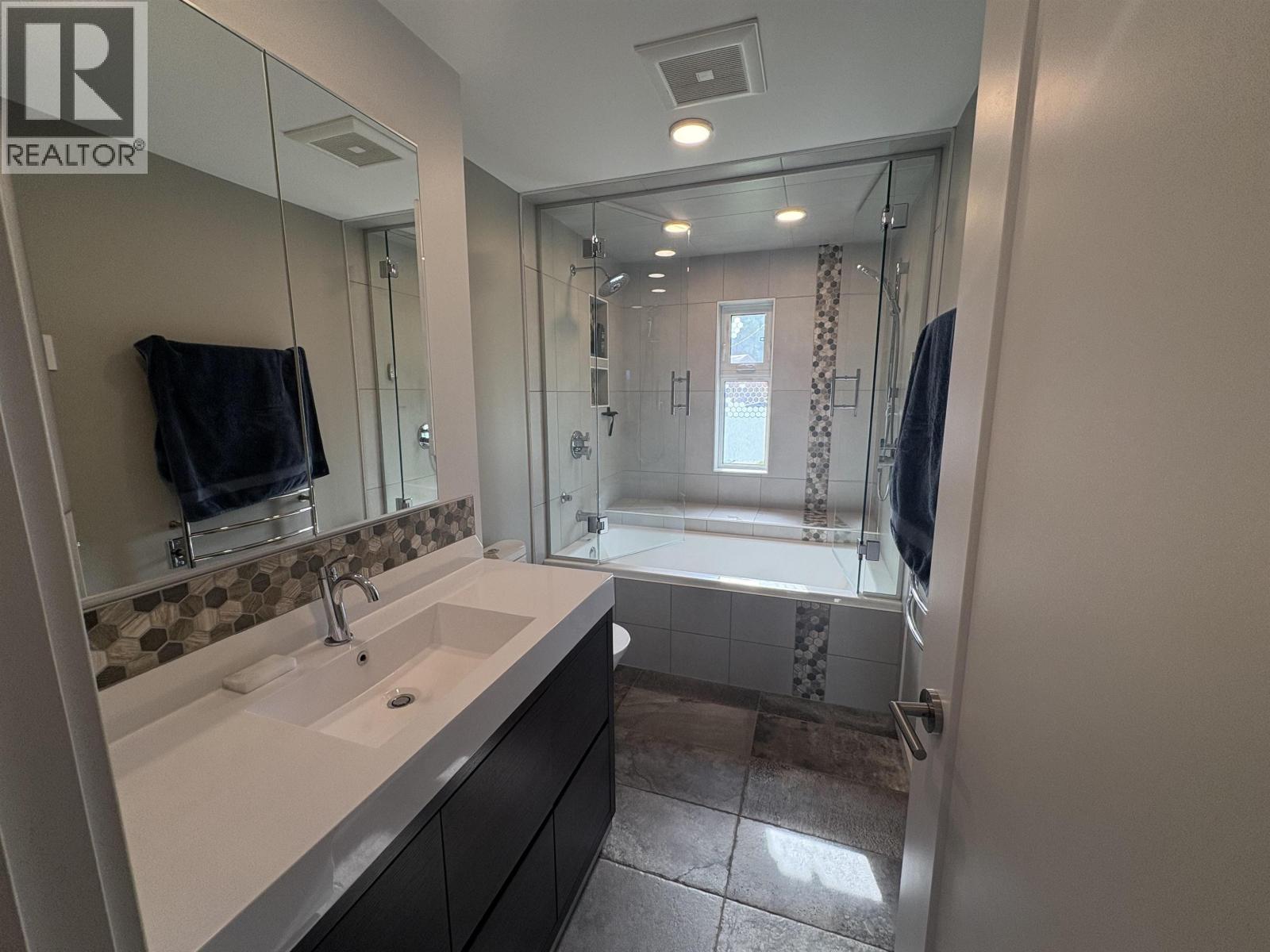20154 Beattie Drive, Hudsons Hope, British Columbia  V0C 1V0 - Photo 29 - R3129253