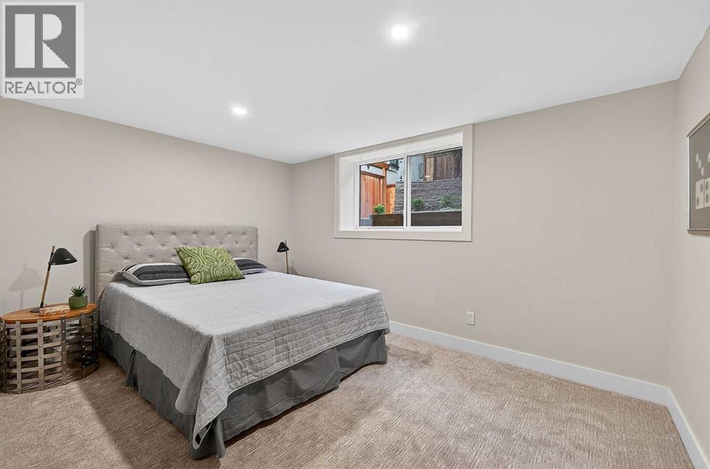 9007 33 Avenue Nw, Calgary, Alberta  T3B 1M2 - Photo 45 - A2316488