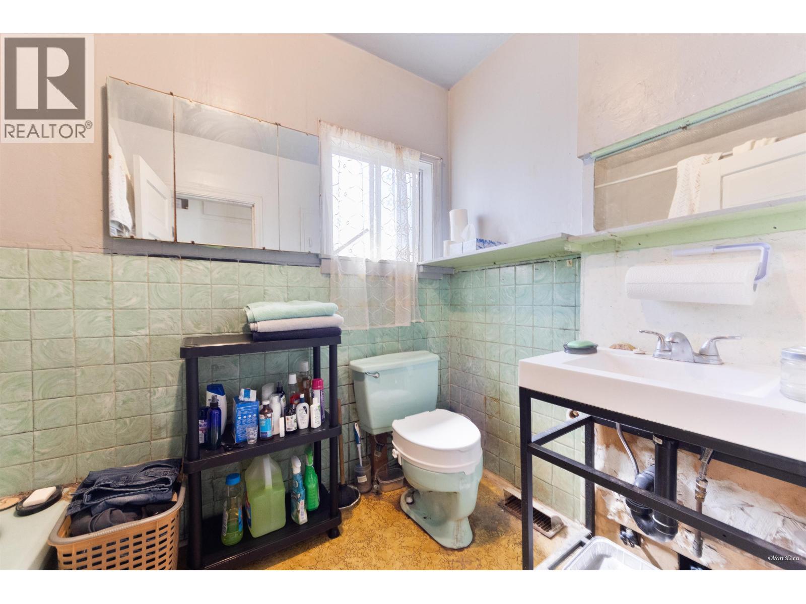 824 Semlin Drive, Vancouver, British Columbia  V5L 4J5 - Photo 19 - R3131843