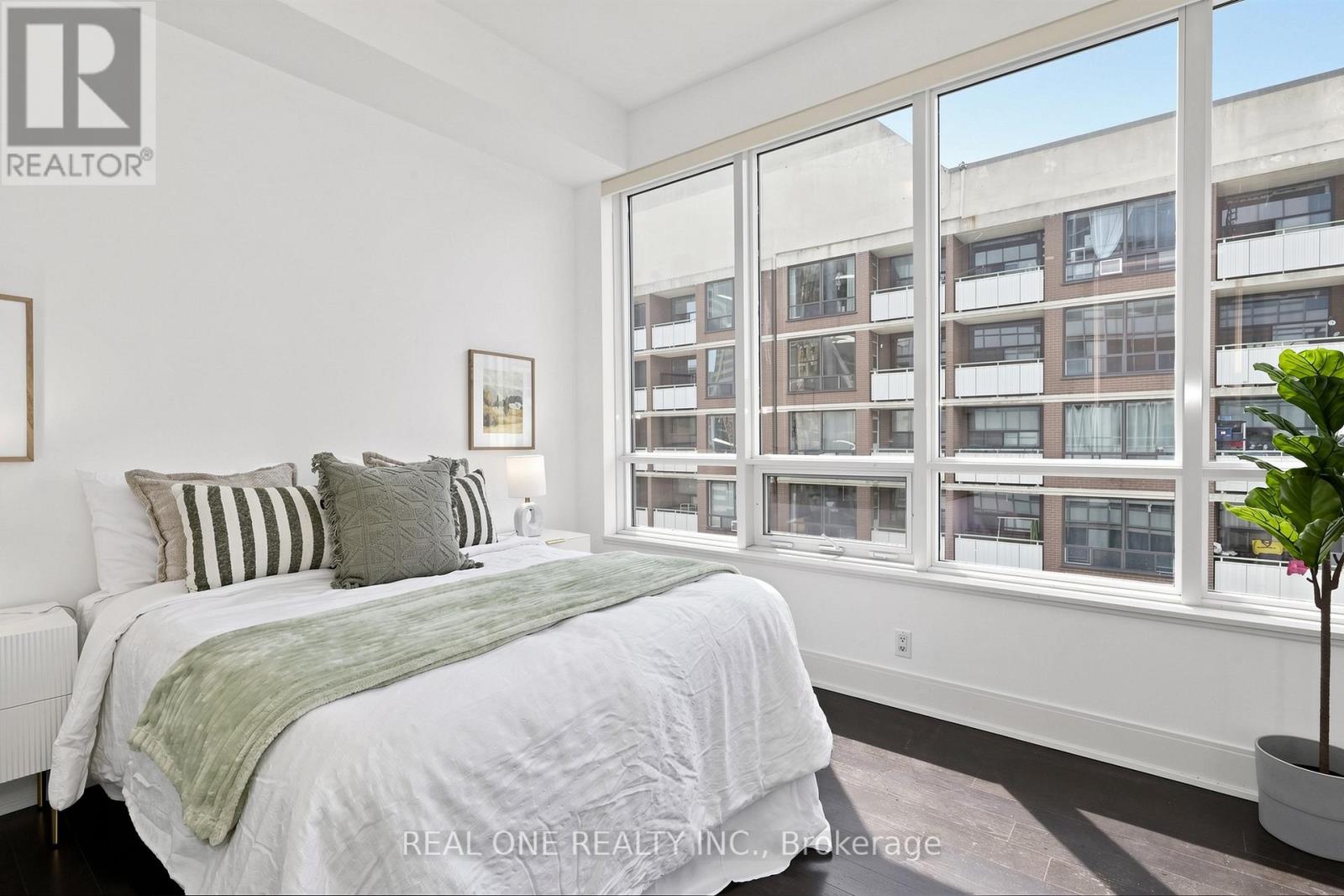 1603 - 21 Balmuto Street, Toronto, Ontario  M4Y 1W4 - Photo 31 - C13238016