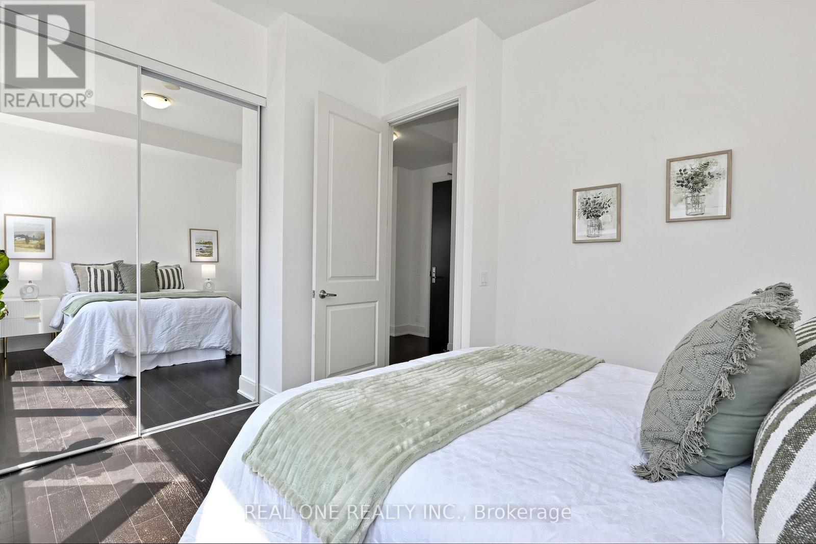 1603 - 21 Balmuto Street, Toronto, Ontario  M4Y 1W4 - Photo 35 - C13238016