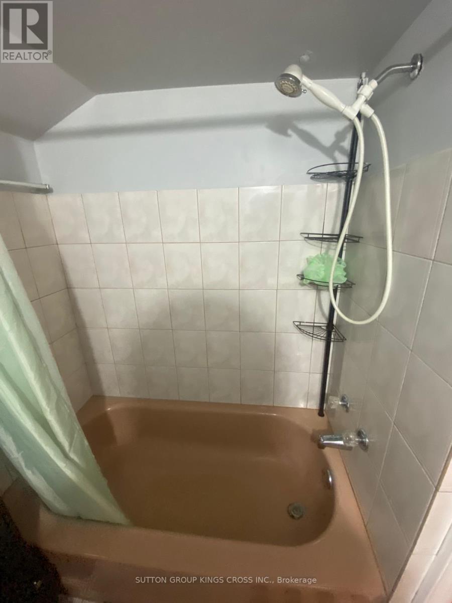 Bsmt - 29 Brownville Avenue, Toronto, Ontario  M6N 4L2 - Photo 5 - W13237986