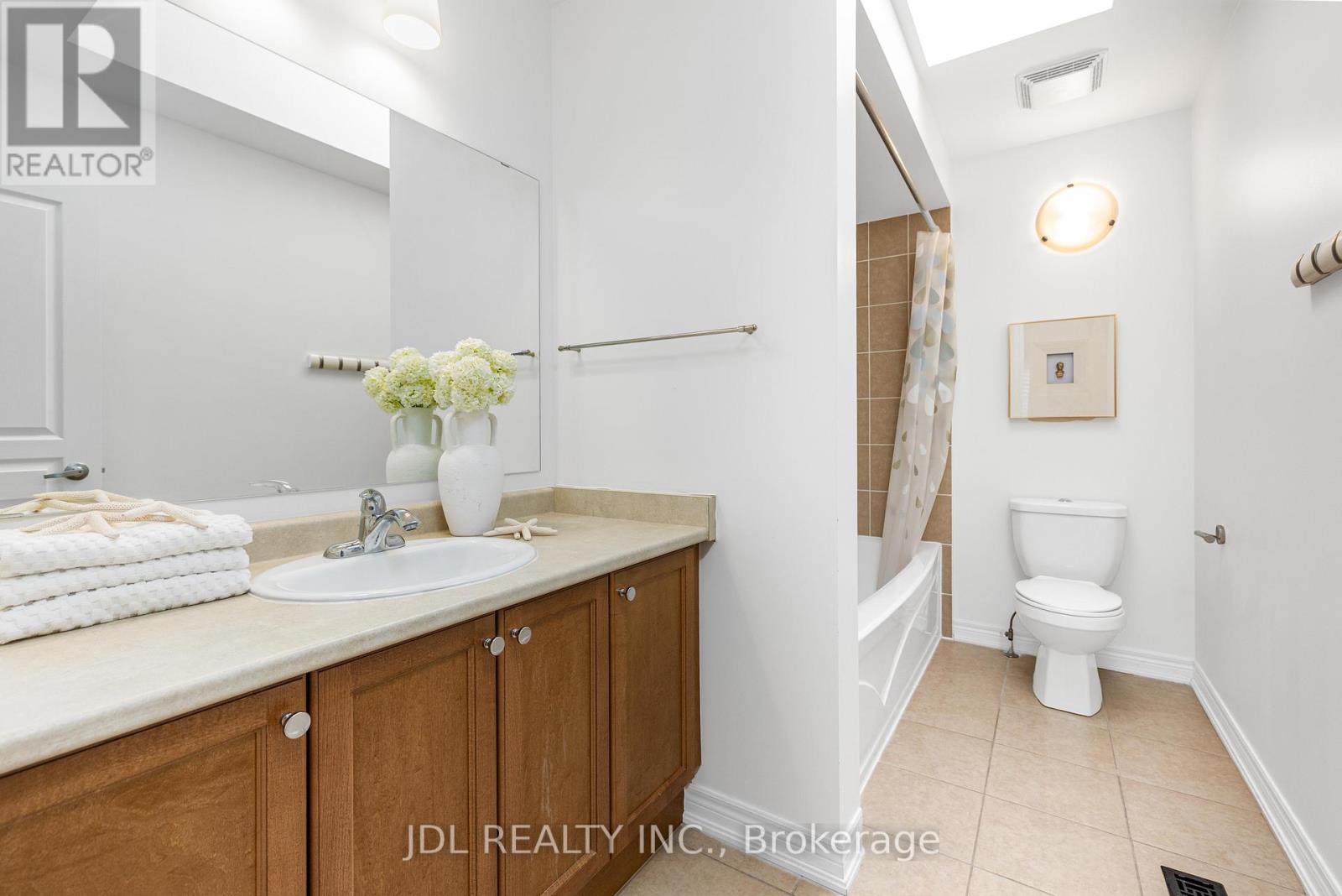 3 Mansard Drive, Richmond Hill, Ontario  L4E 0L8 - Photo 24 - N13231936