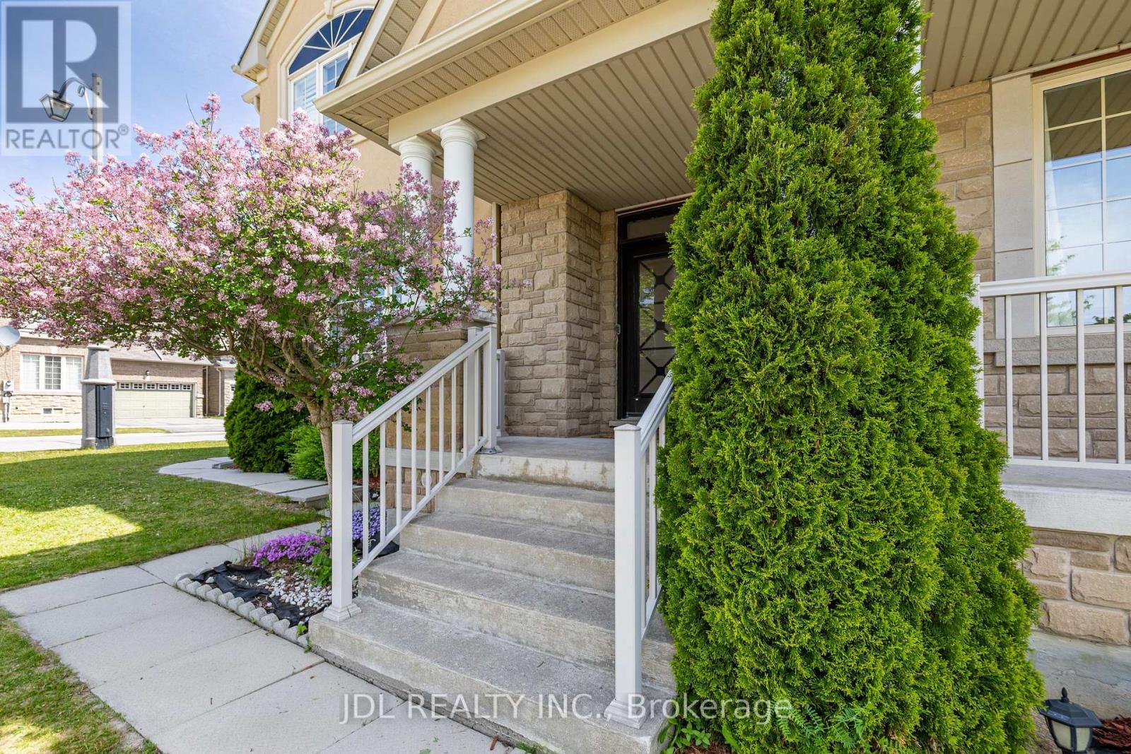 3 Mansard Drive, Richmond Hill, Ontario  L4E 0L8 - Photo 41 - N13231936