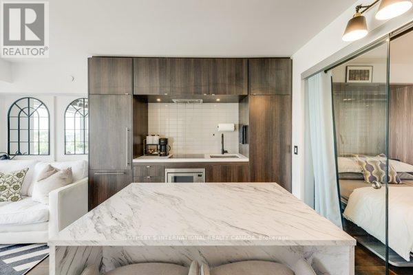 2018 - 155 Yorkville Avenue, Toronto, Ontario  M5R 0B4 - Photo 18 - C13236598