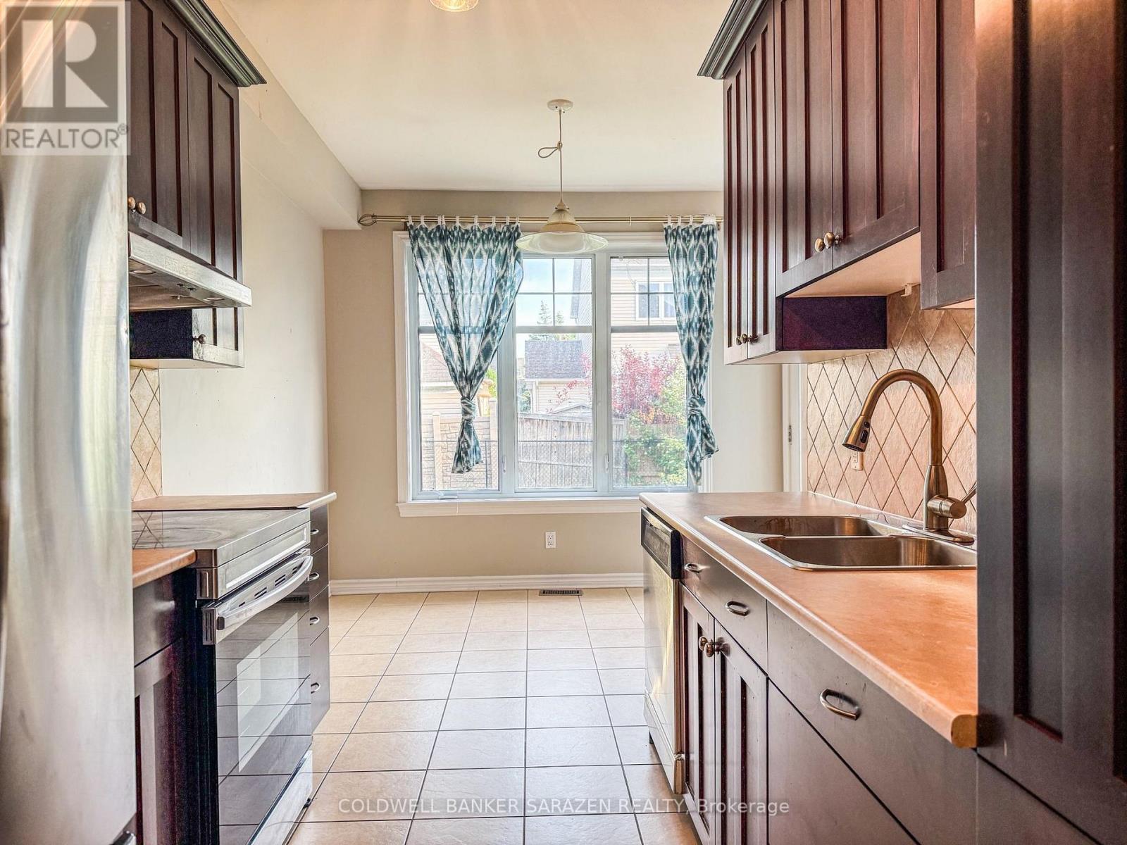 92 Selhurst Avenue, Ottawa, Ontario  K2G 7C9 - Photo 11 - X13017004