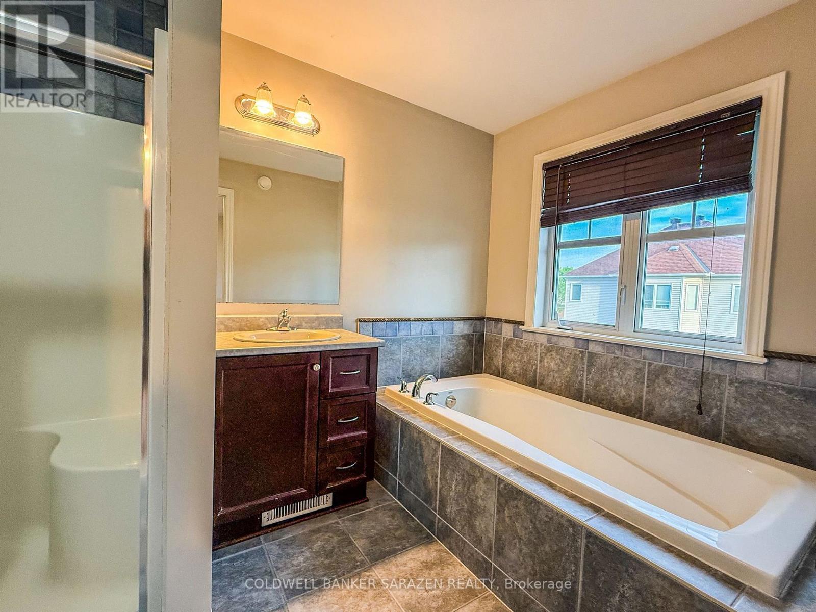 92 Selhurst Avenue, Ottawa, Ontario  K2G 7C9 - Photo 14 - X13017004