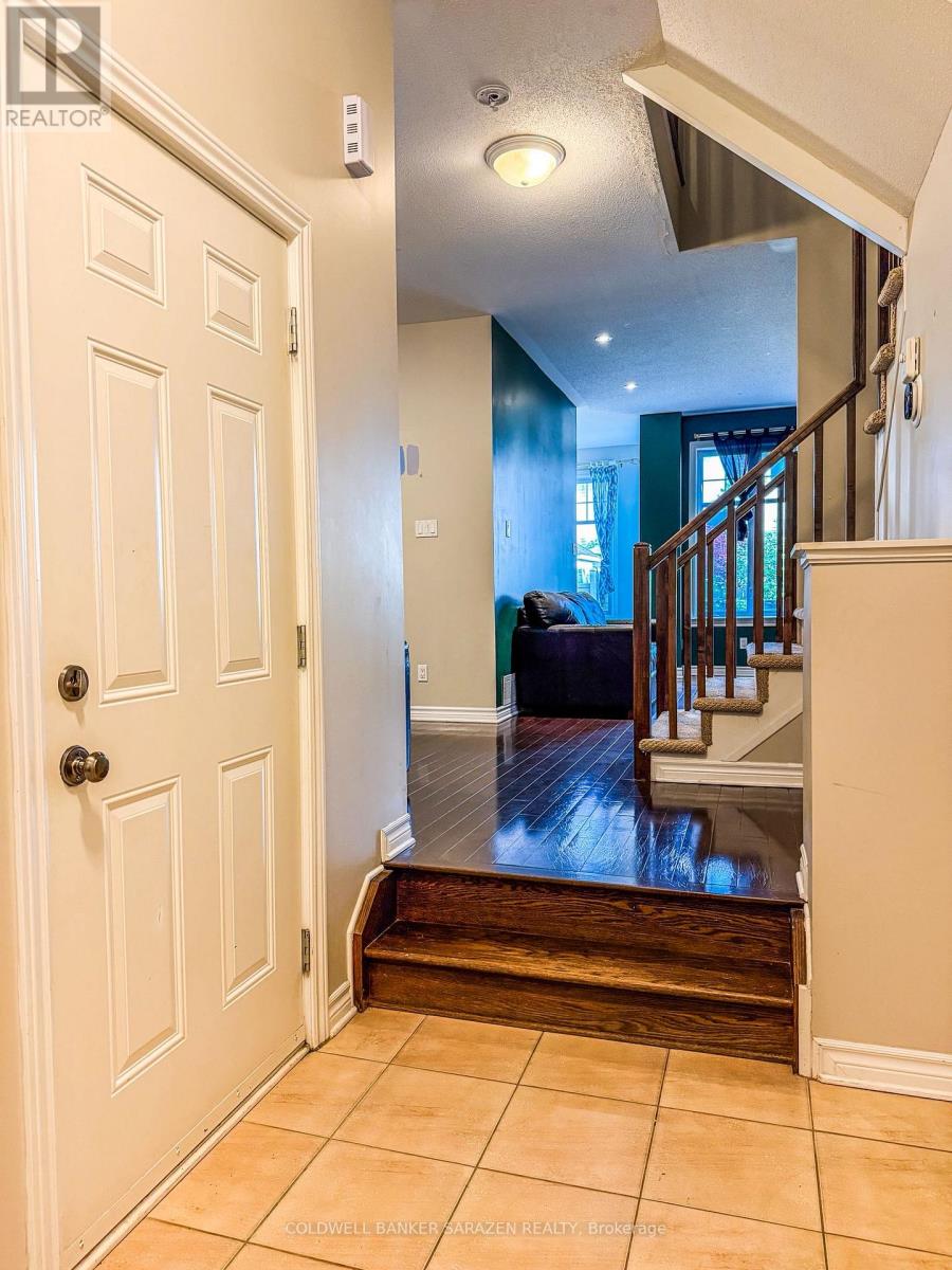92 Selhurst Avenue, Ottawa, Ontario  K2G 7C9 - Photo 3 - X13017004