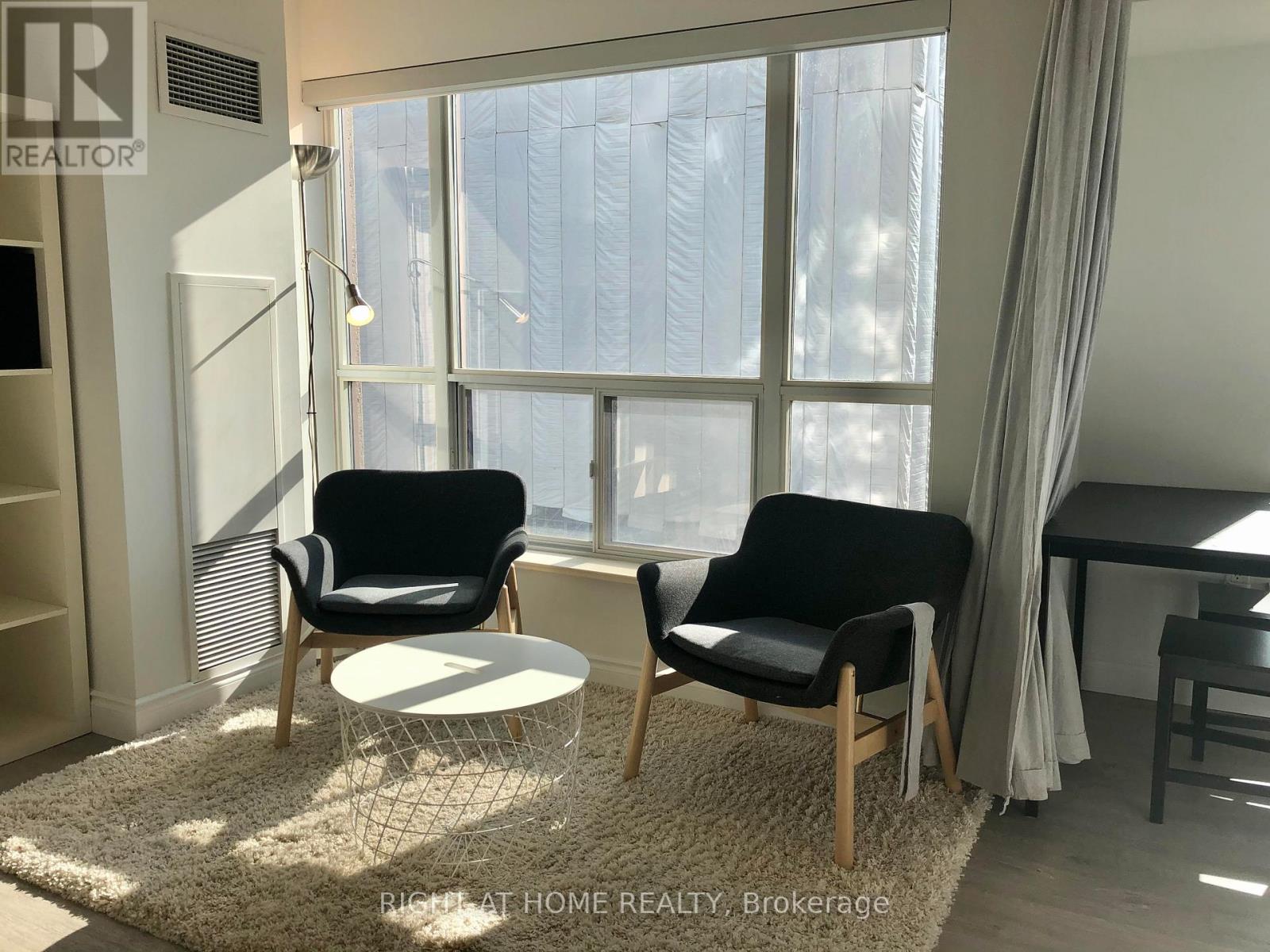 1704 - 909 Bay Street, Toronto, Ontario  M5S 3G2 - Photo 5 - C13238036