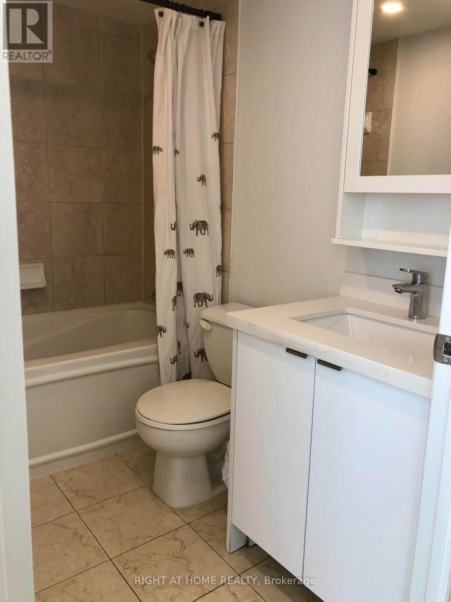 1704 - 909 Bay Street, Toronto, Ontario  M5S 3G2 - Photo 6 - C13238036