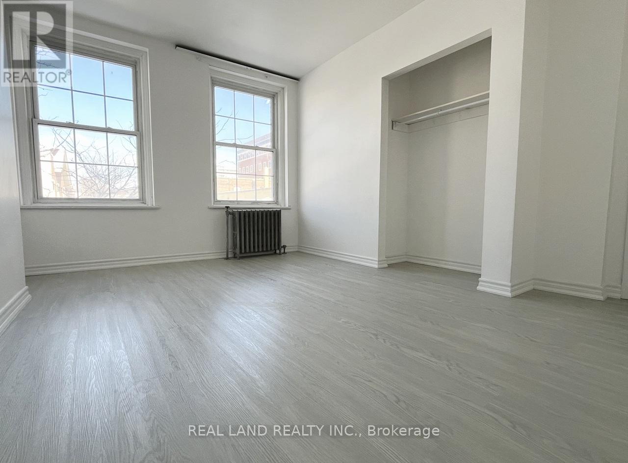 Unit 1 - 31 King Street E, Oshawa, Ontario  L1H 1B2 - Photo 11 - E13238044