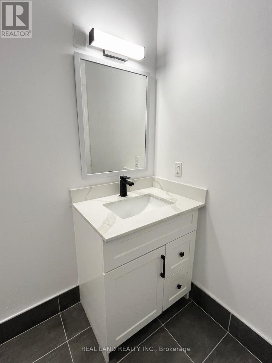 Unit 1 - 31 King Street E, Oshawa, Ontario  L1H 1B2 - Photo 12 - E13238044