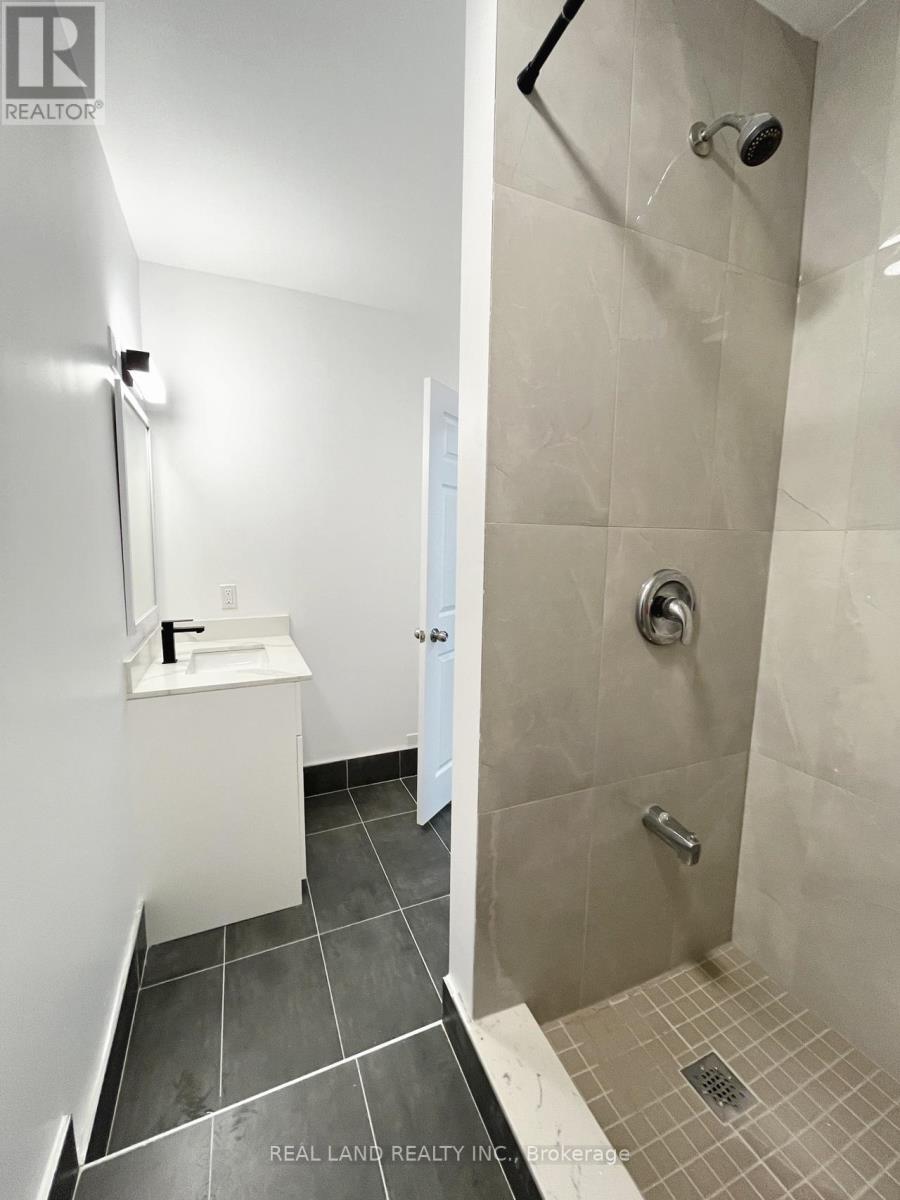 Unit 1 - 31 King Street E, Oshawa, Ontario  L1H 1B2 - Photo 14 - E13238044