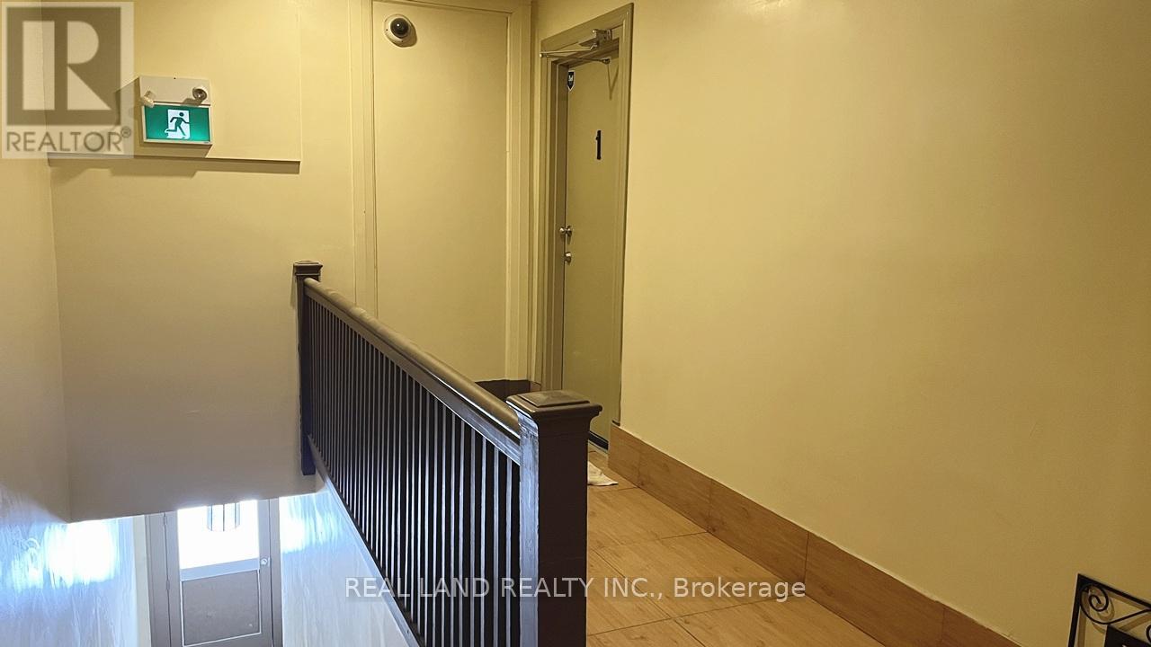 Unit 1 - 31 King Street E, Oshawa, Ontario  L1H 1B2 - Photo 15 - E13238044