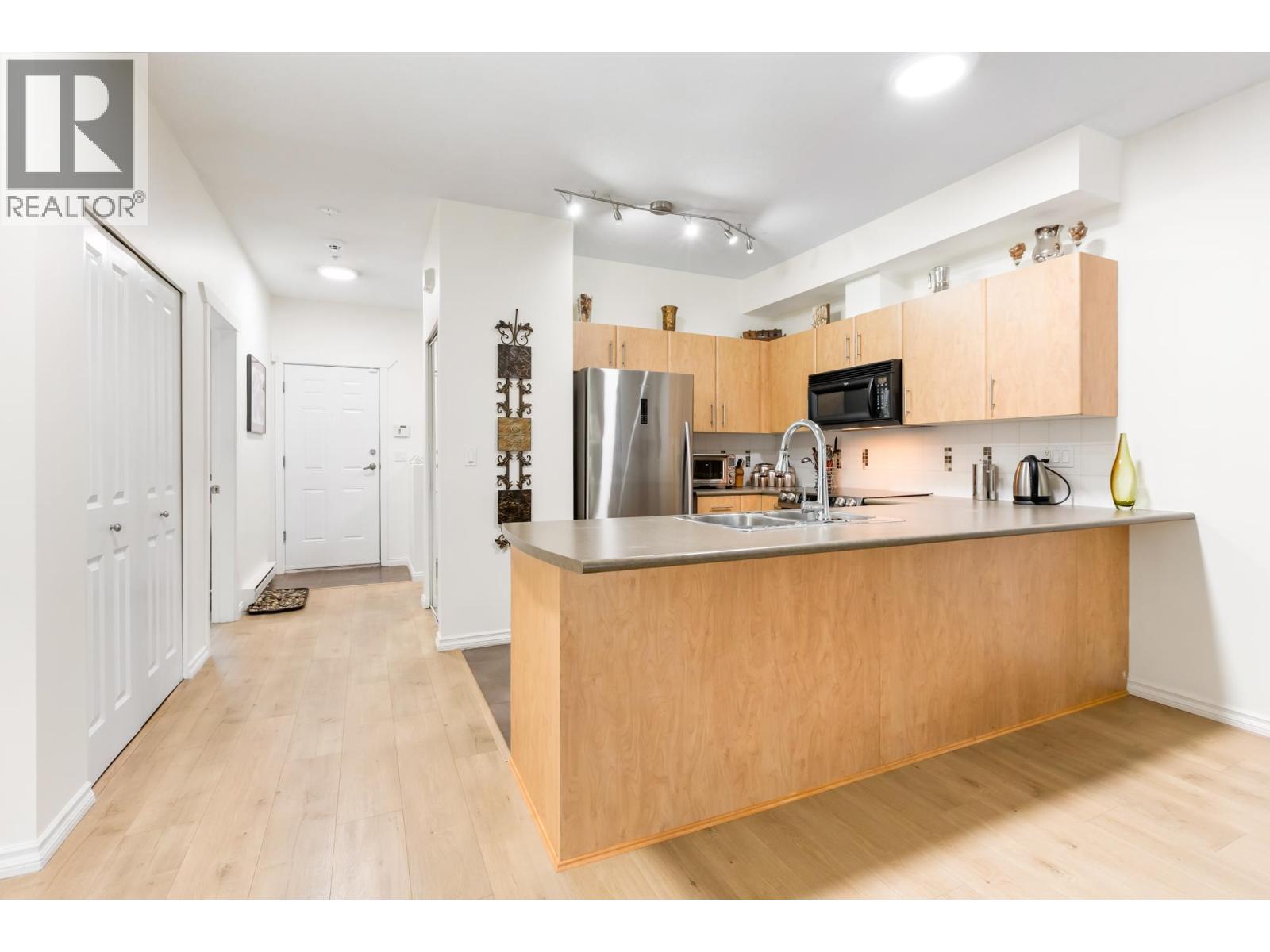 17 730 Farrow Street, Coquitlam, British Columbia  V3J 7Y7 - Photo 21 - R3129731