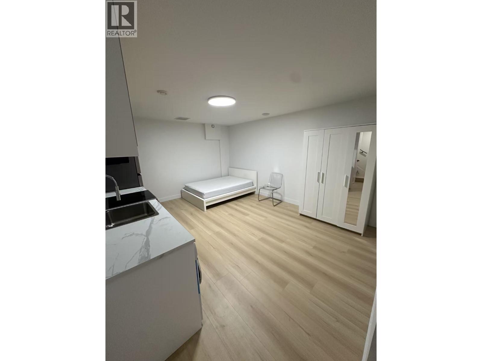 Studio - #3 1536 DUTHIE AVENUE