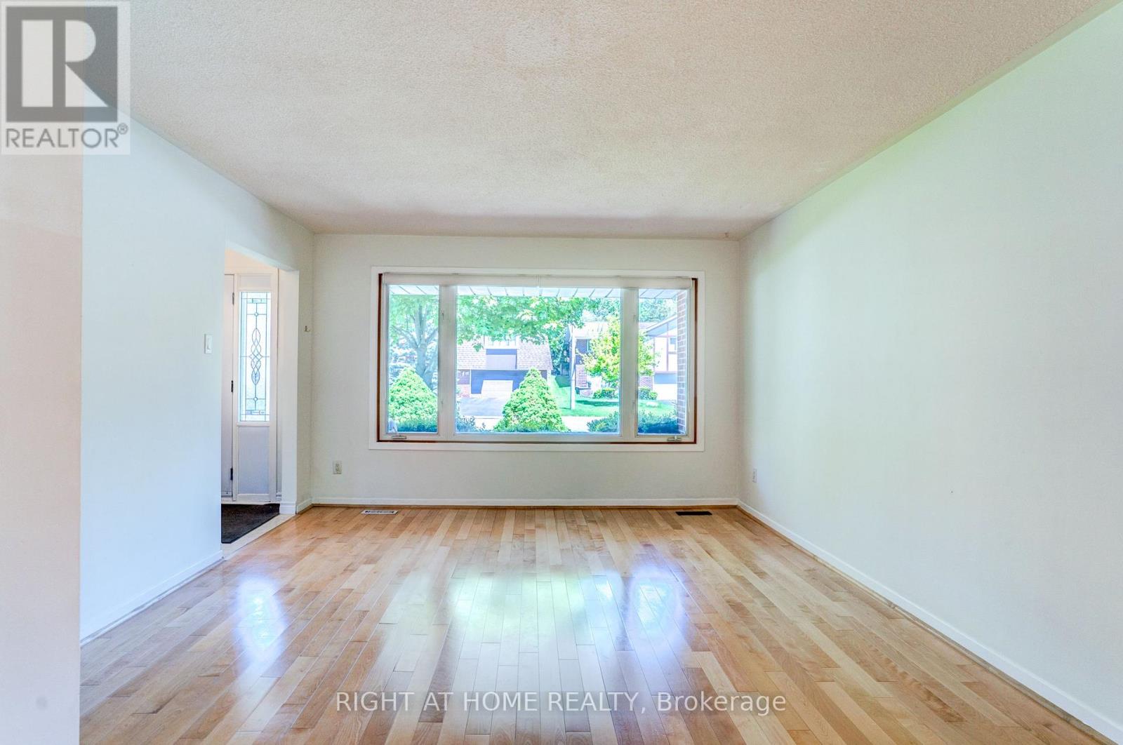 47 Shieldmark Crescent, Markham, Ontario  L3T 3T6 - Photo 15 - N13238034