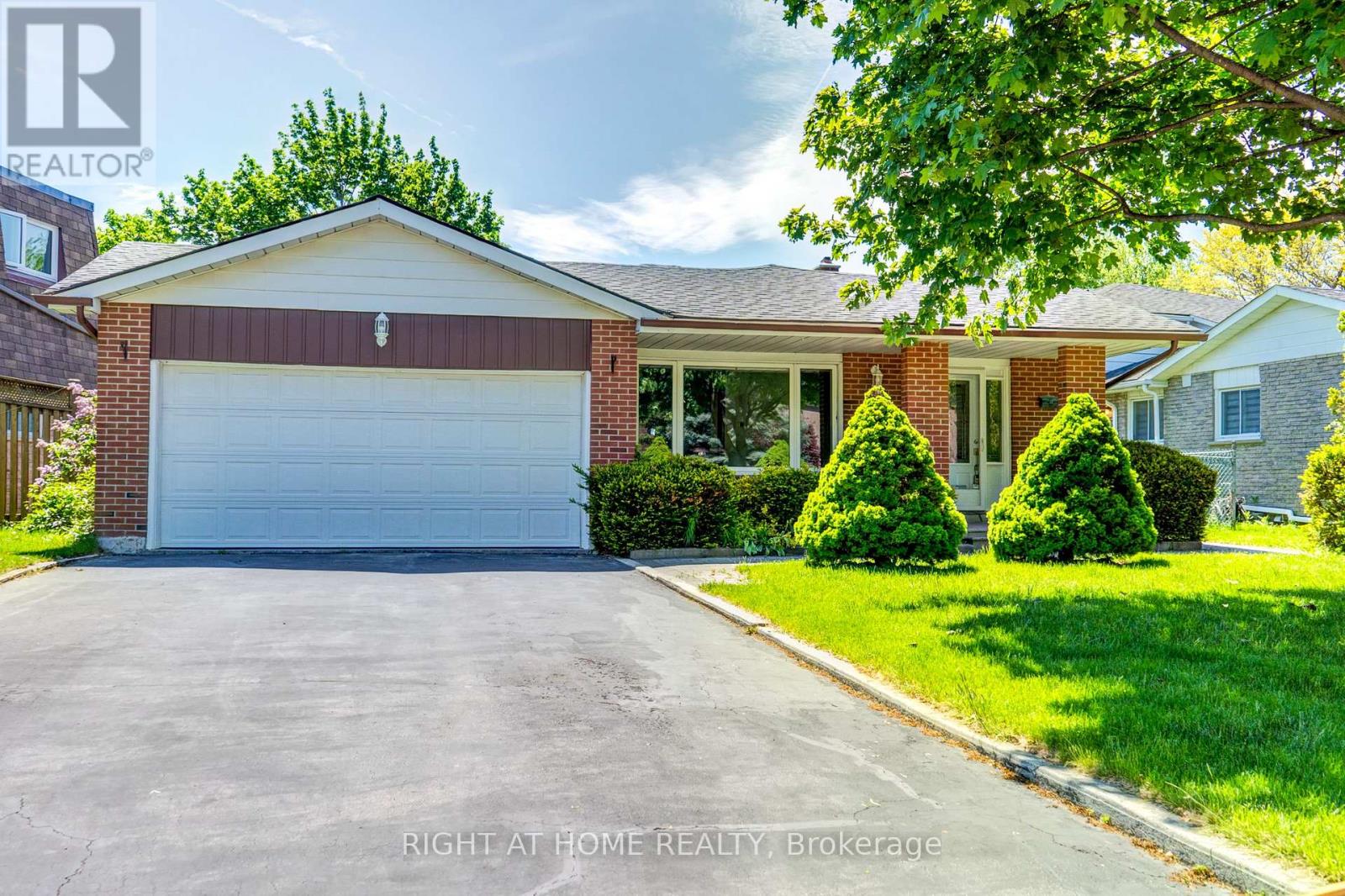 47 Shieldmark Crescent, Markham, Ontario  L3T 3T6 - Photo 2 - N13238034