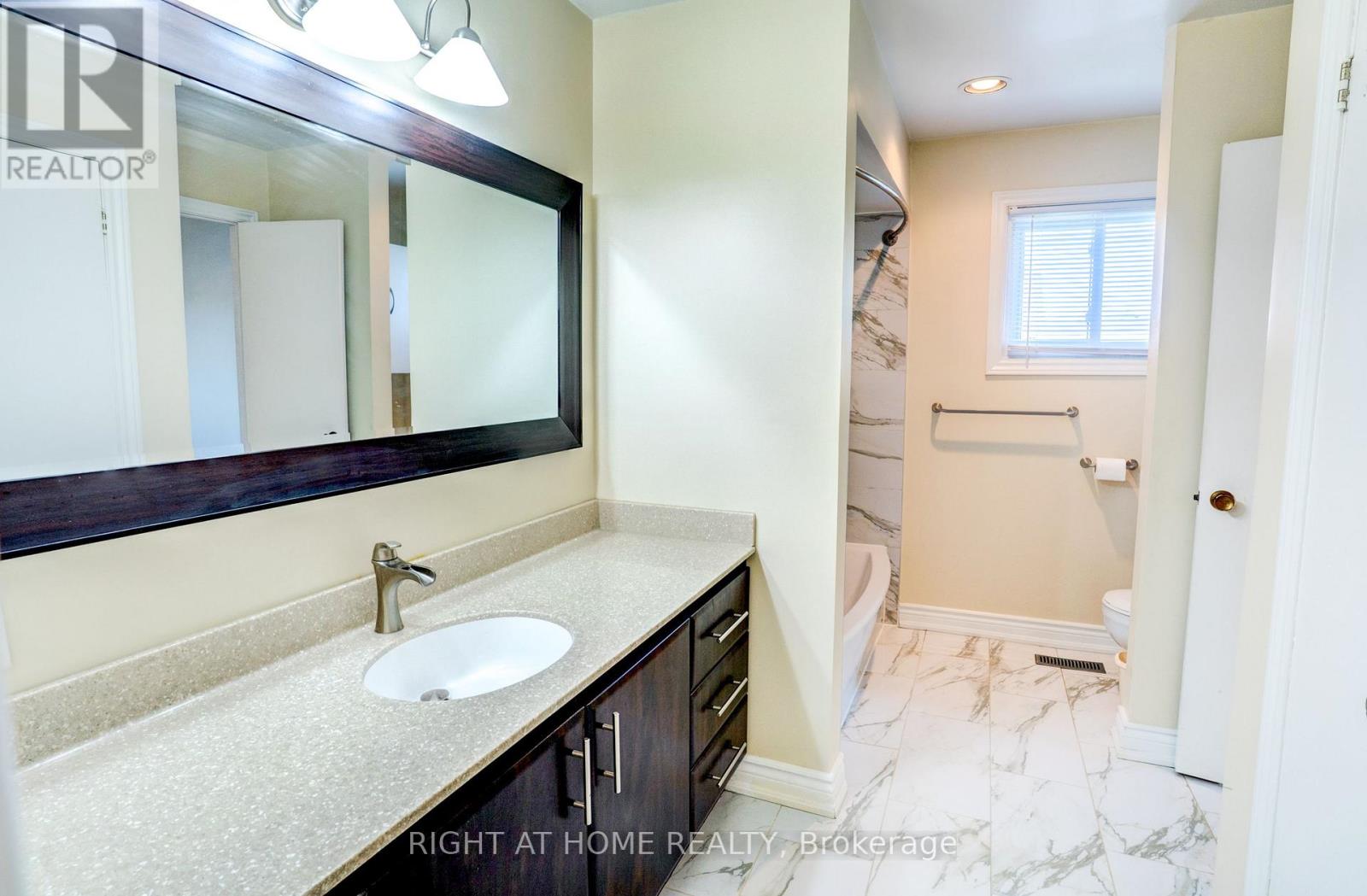 47 Shieldmark Crescent, Markham, Ontario  L3T 3T6 - Photo 30 - N13238034